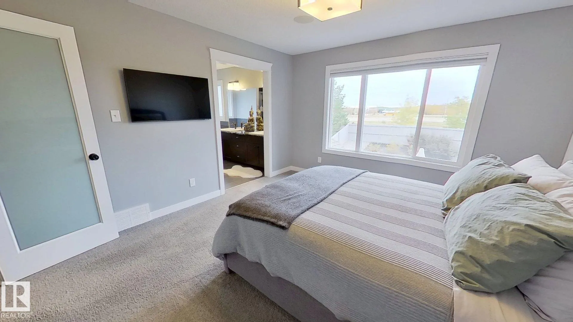 122 SUNTERRA Way