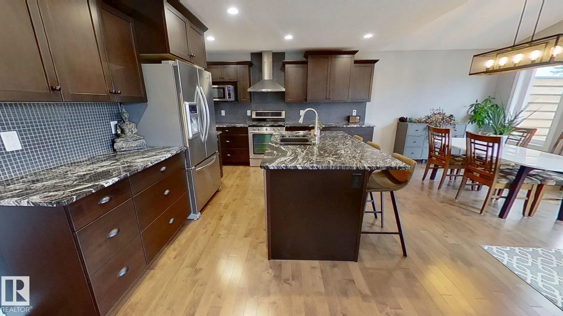 122 SUNTERRA Way
