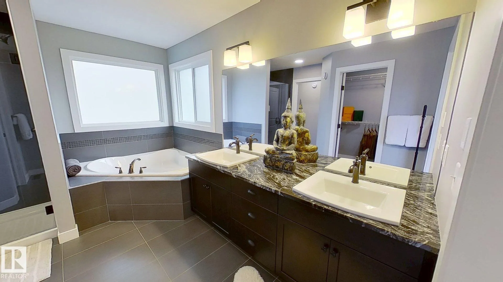 122 SUNTERRA Way