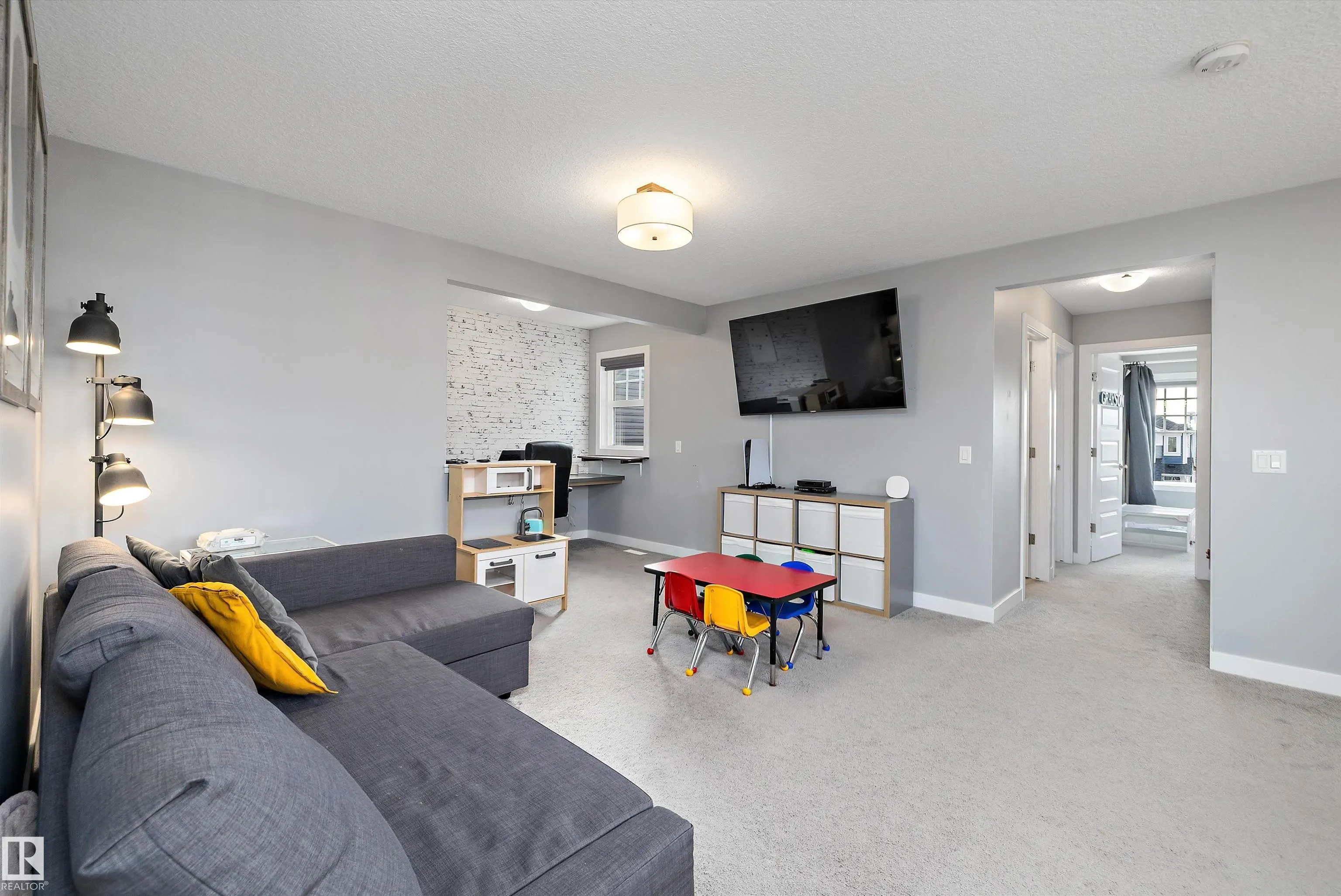 17 STOUT Place