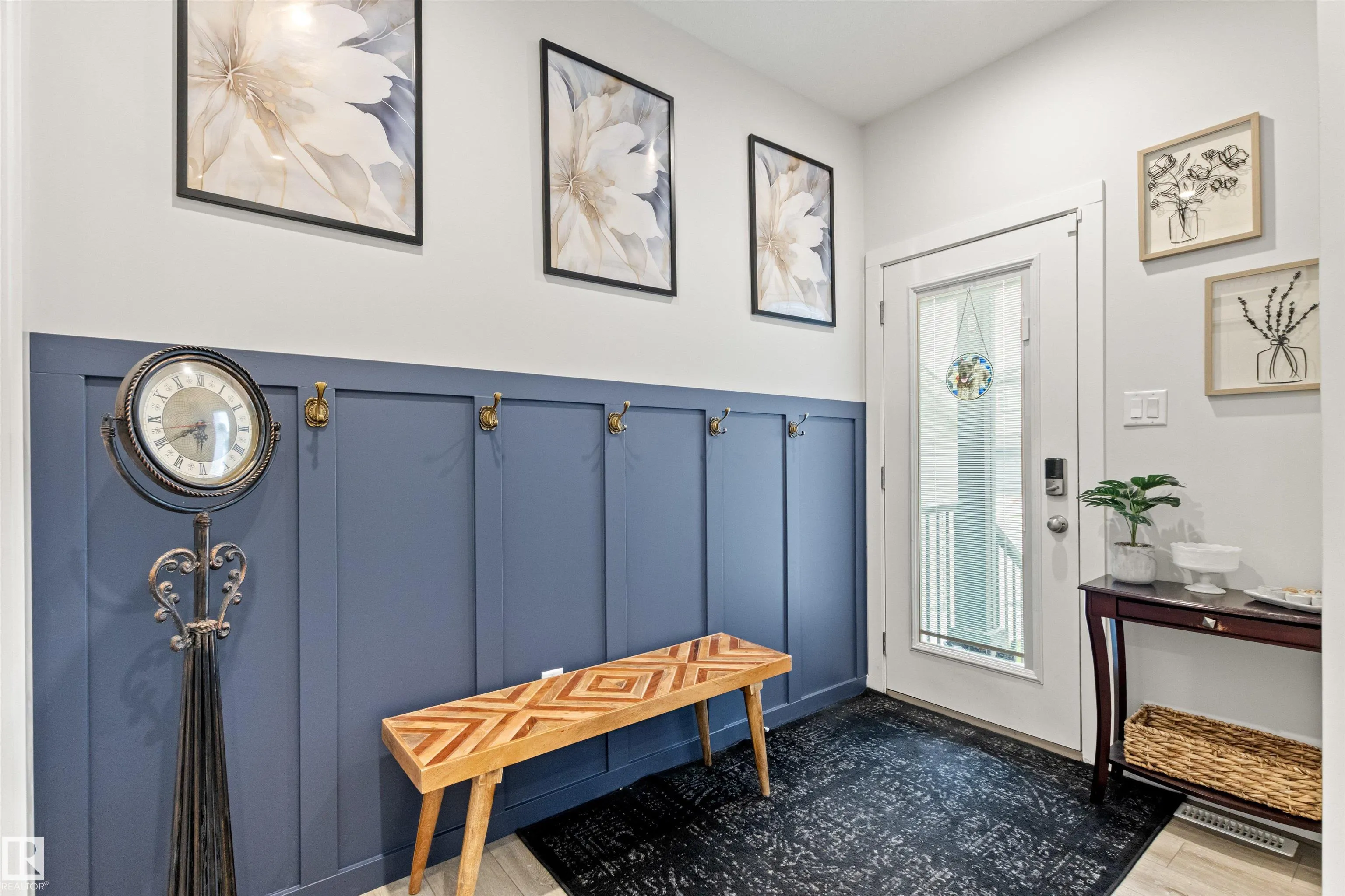 446 ROBERTS Crescent