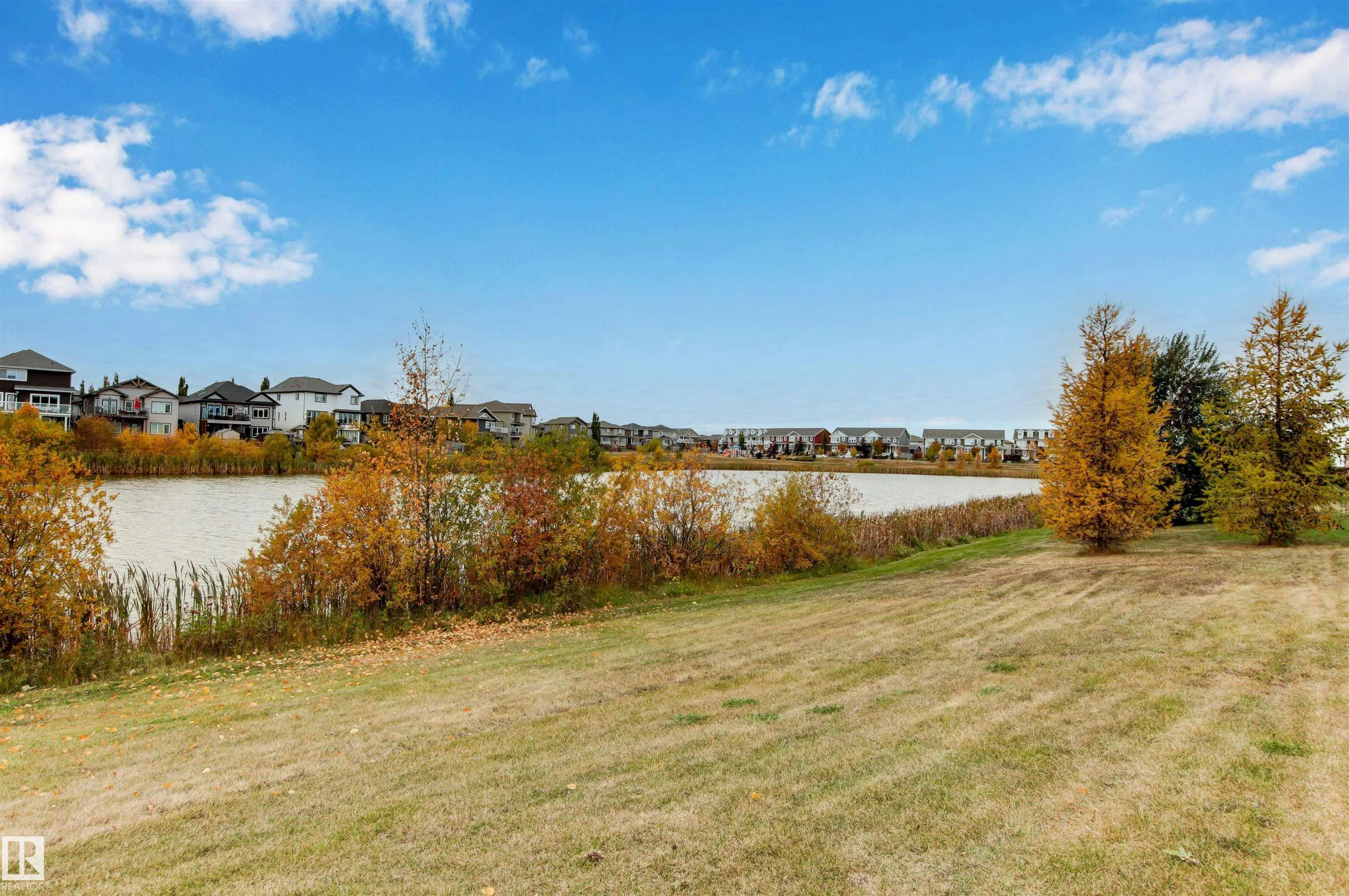 446 ROBERTS Crescent