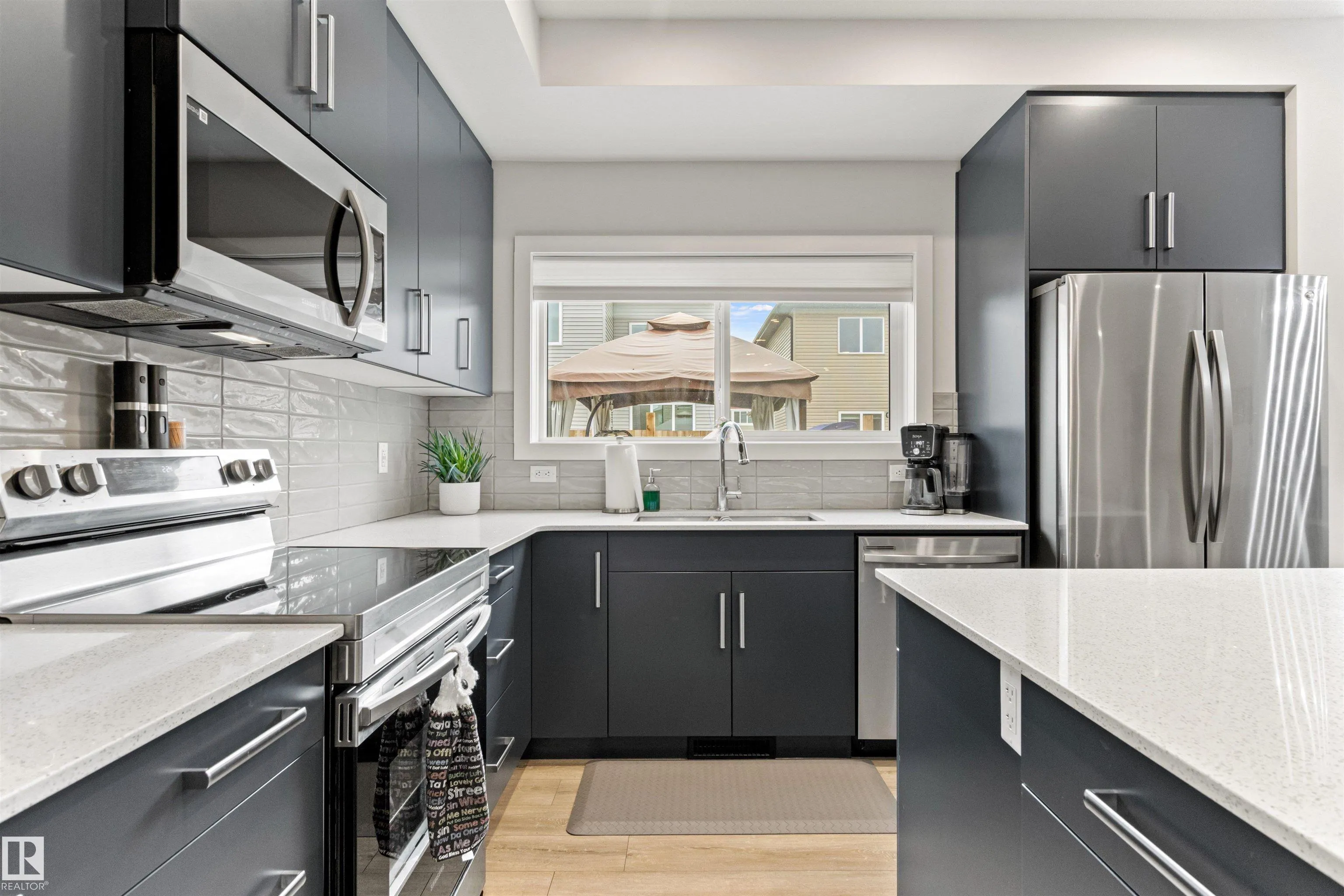 446 ROBERTS Crescent