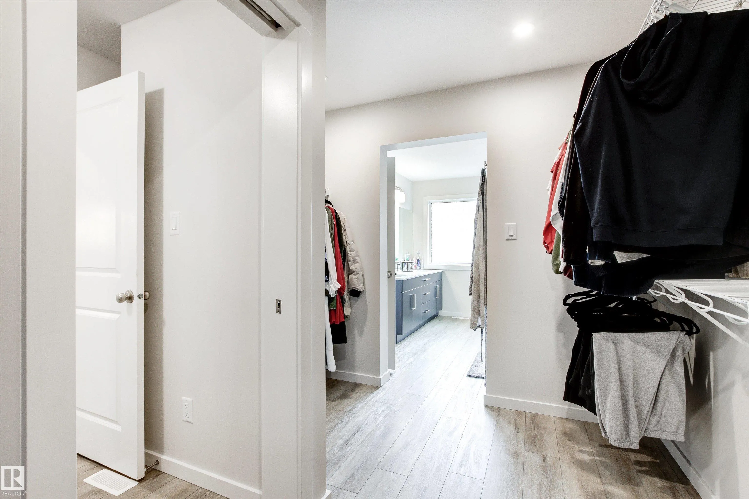 446 ROBERTS Crescent