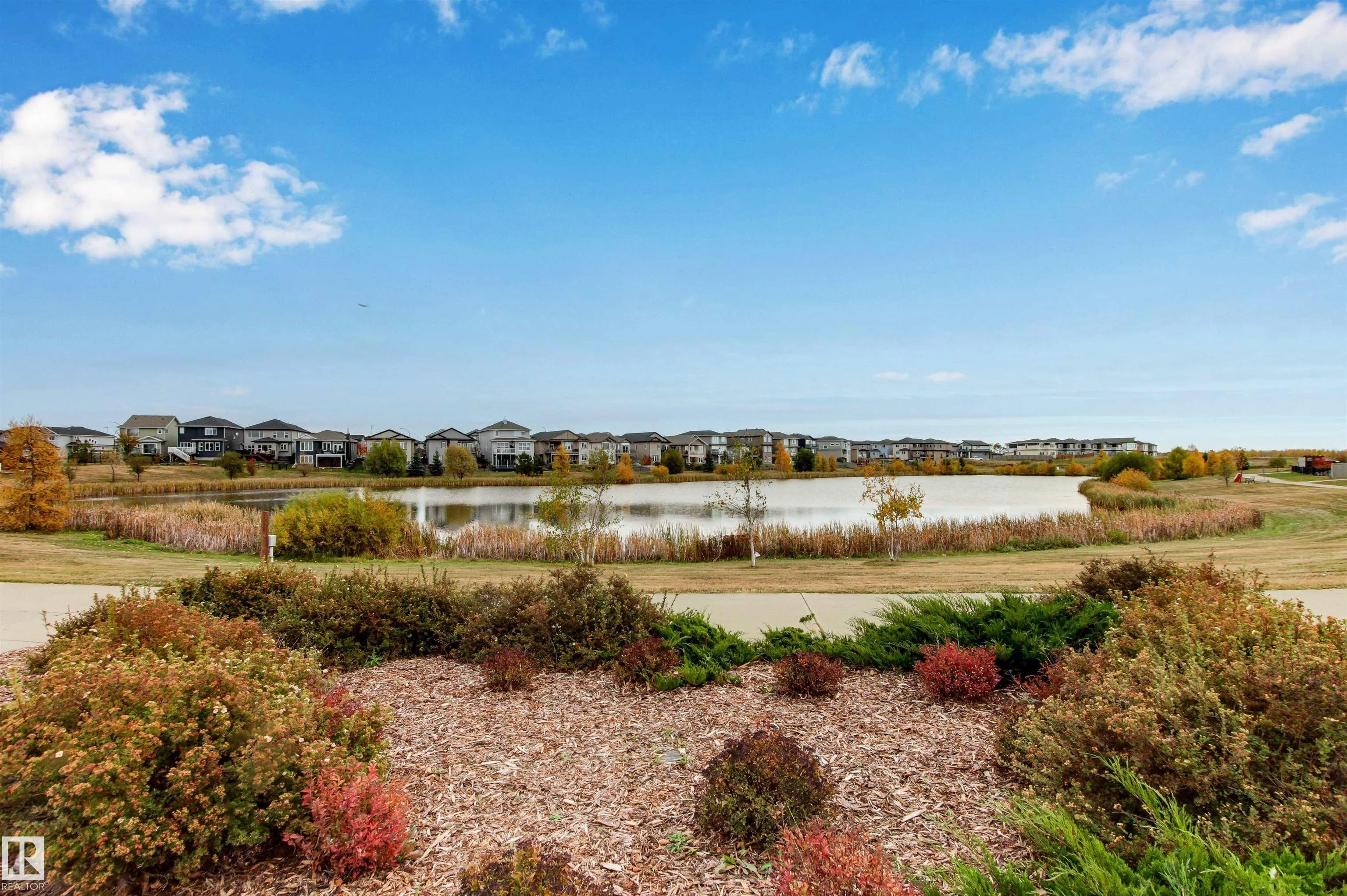 446 ROBERTS Crescent