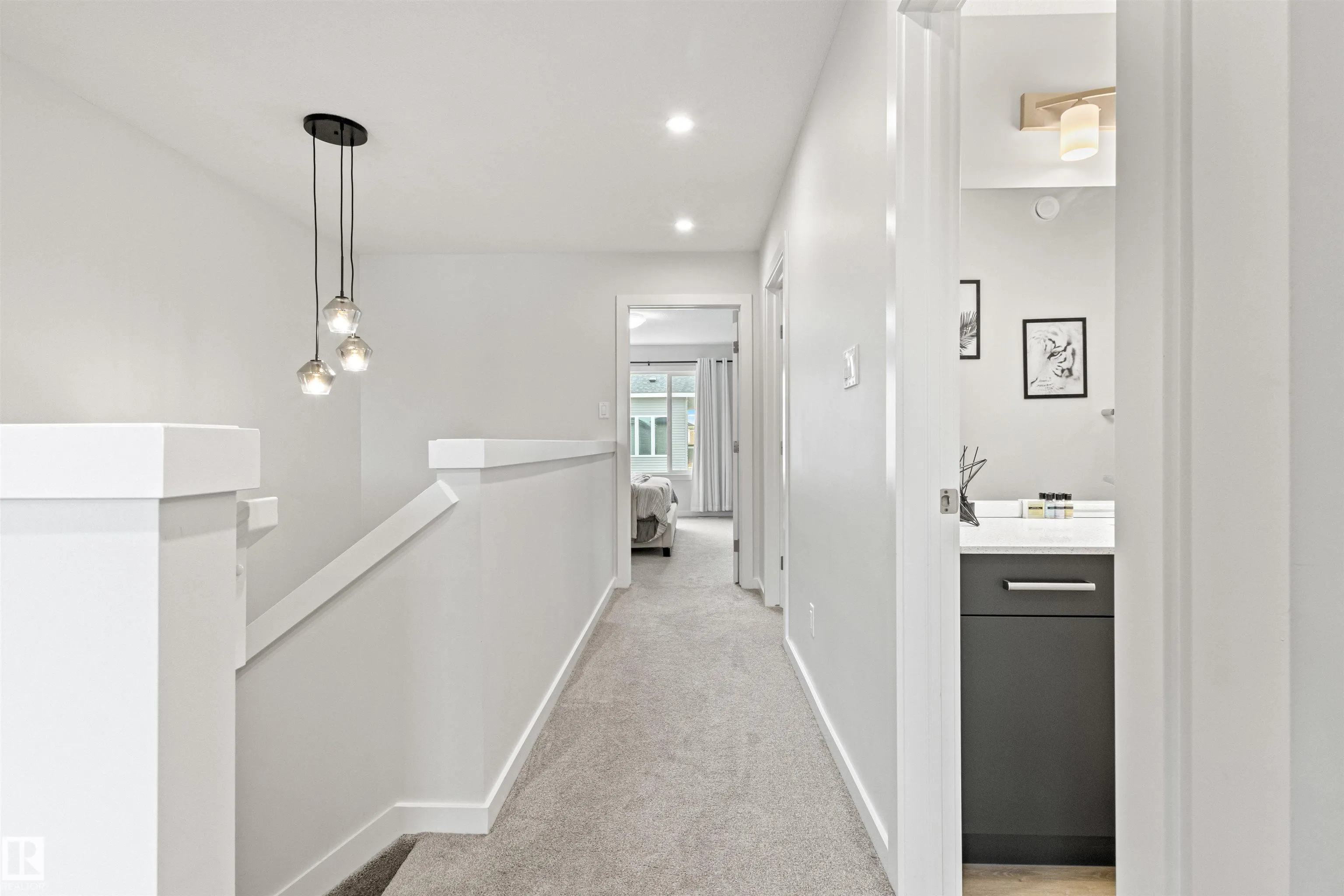 446 ROBERTS Crescent