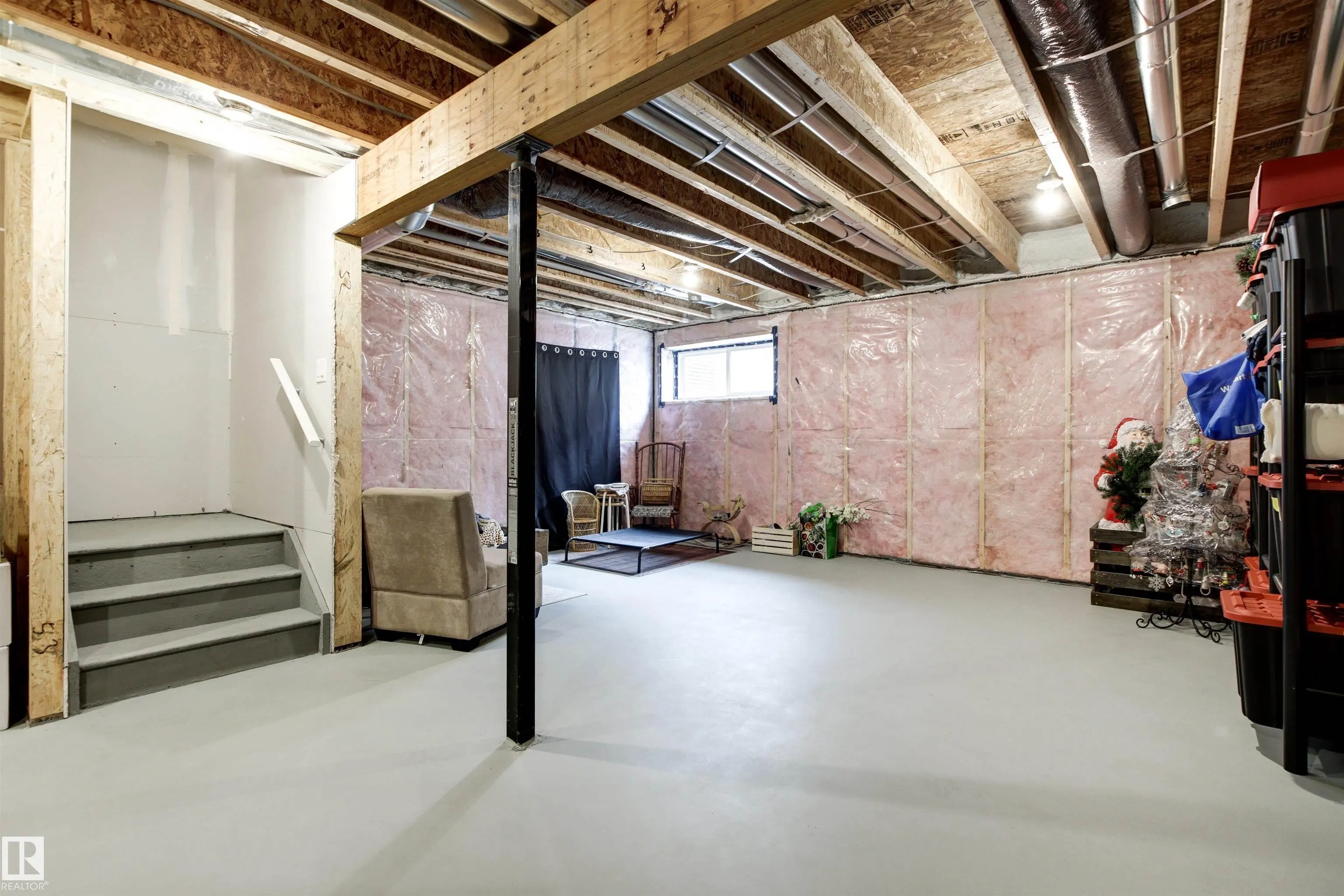 446 ROBERTS Crescent