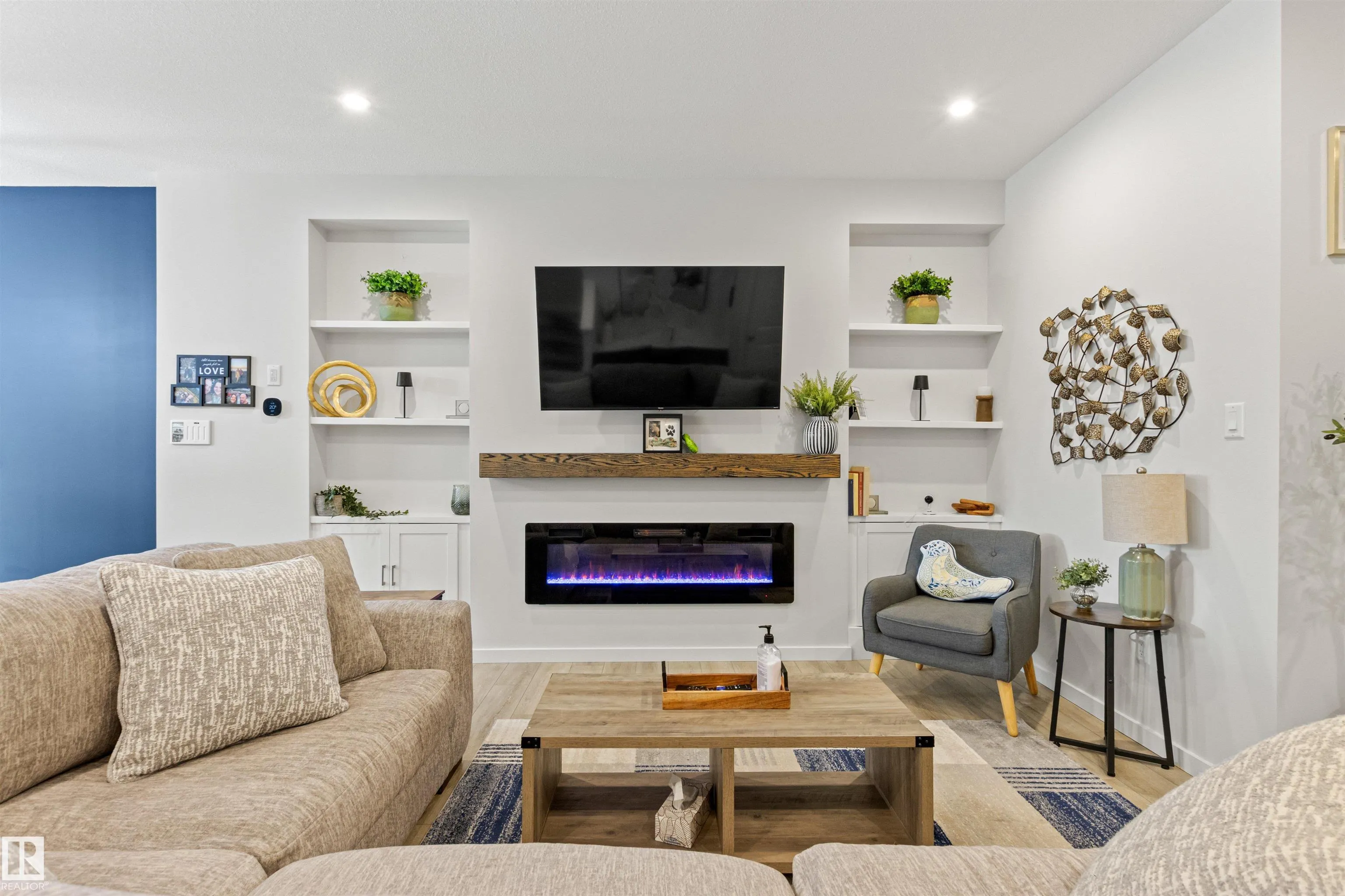 446 ROBERTS Crescent