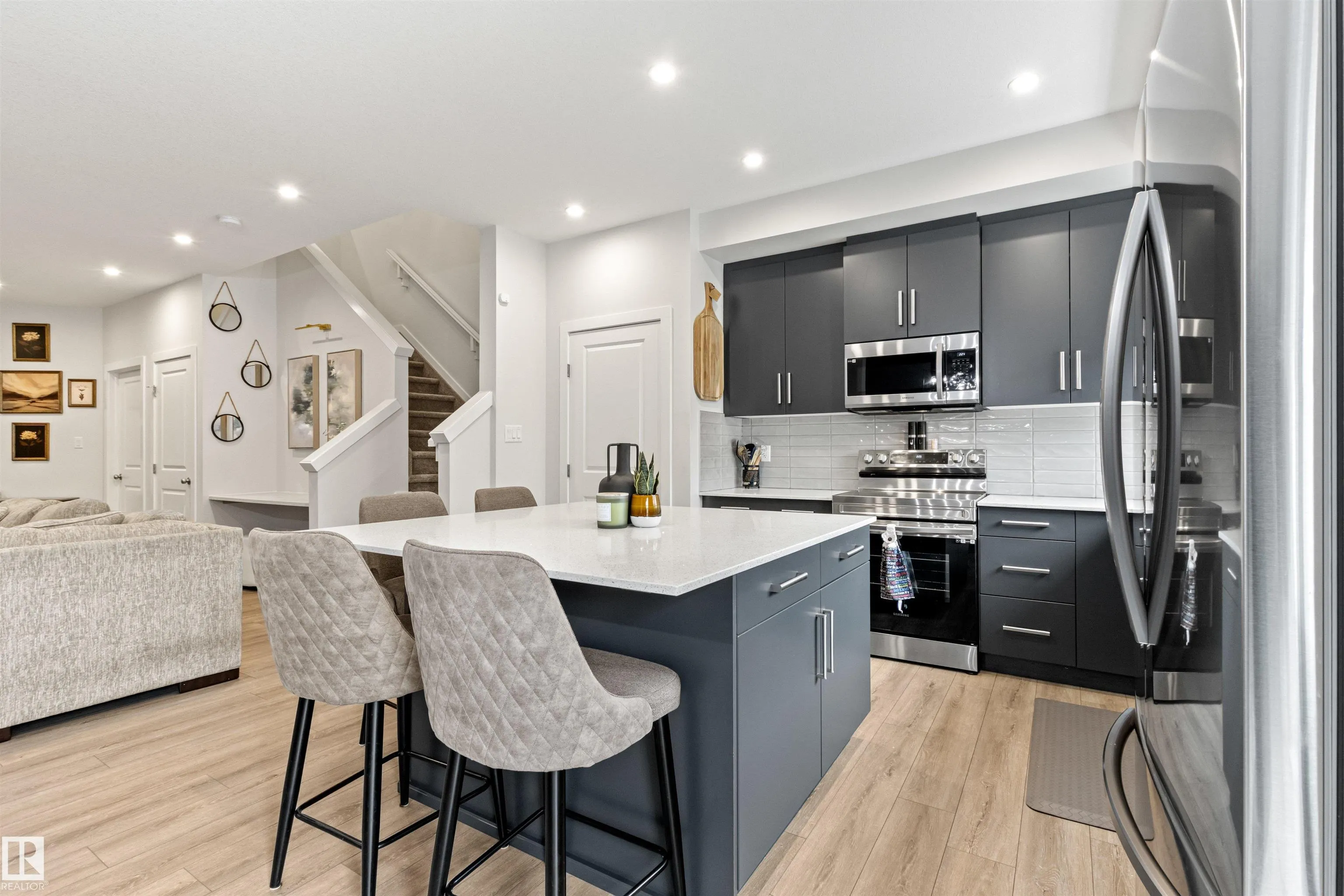 446 ROBERTS Crescent