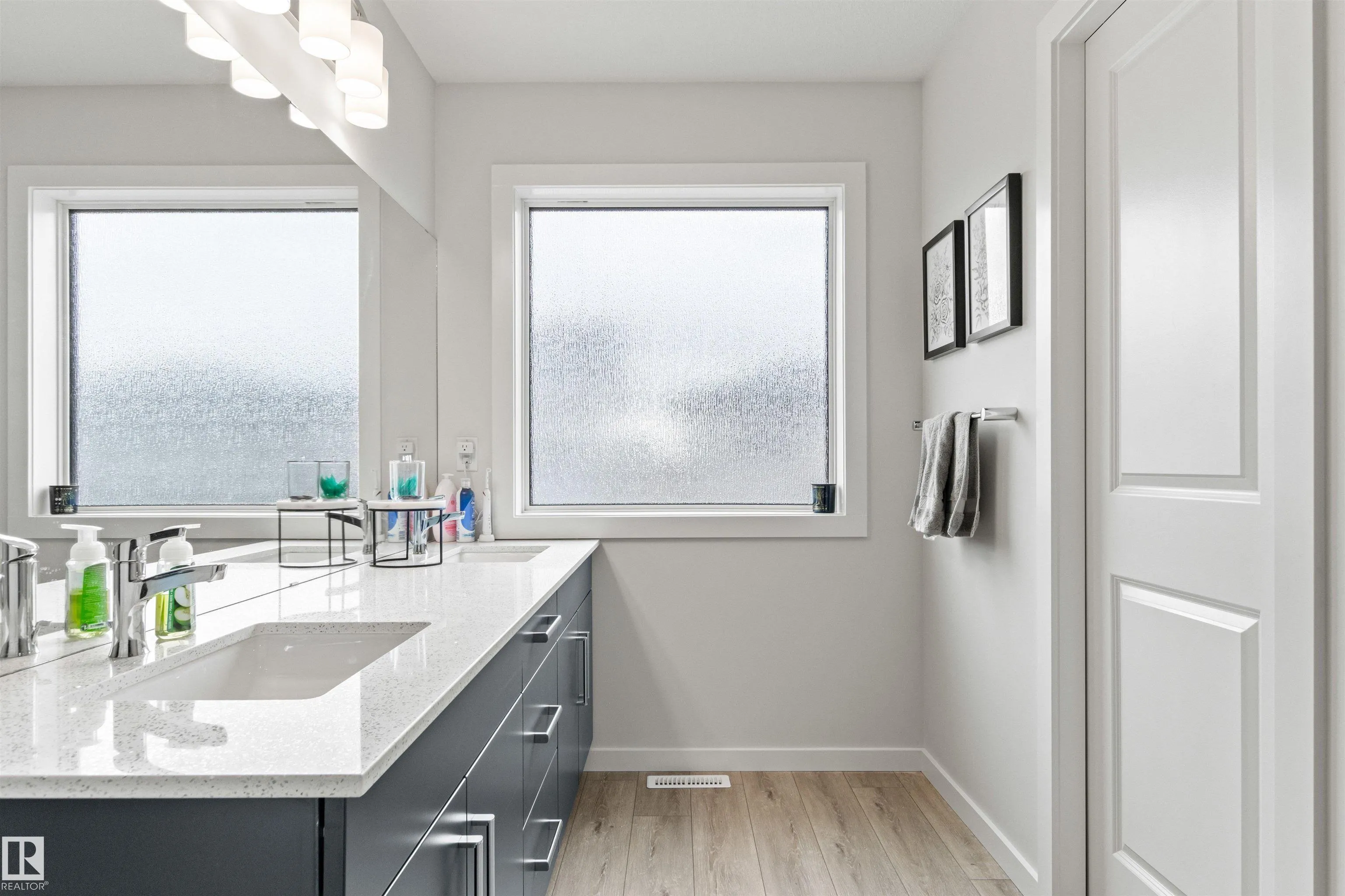 446 ROBERTS Crescent