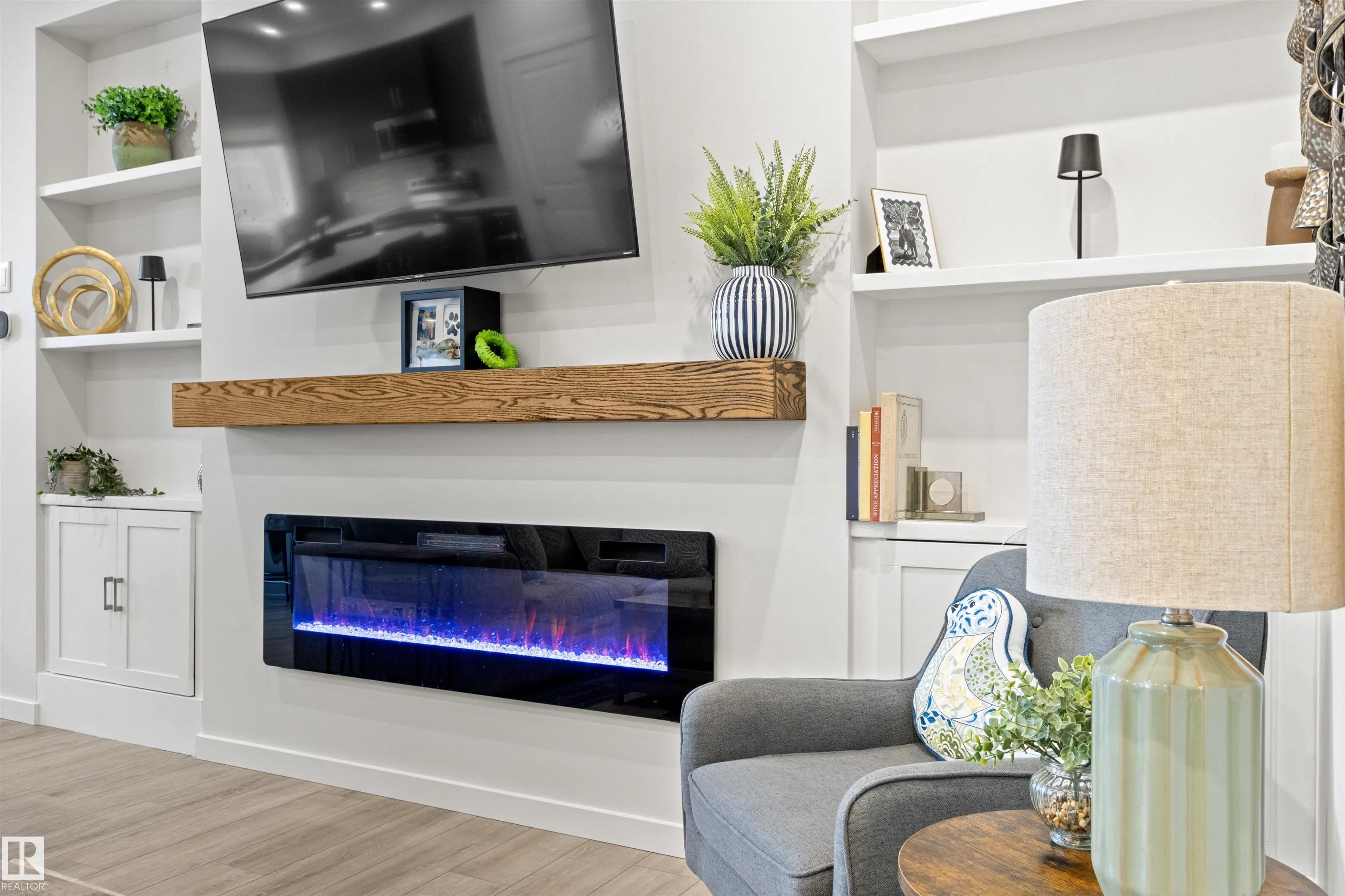 446 ROBERTS Crescent