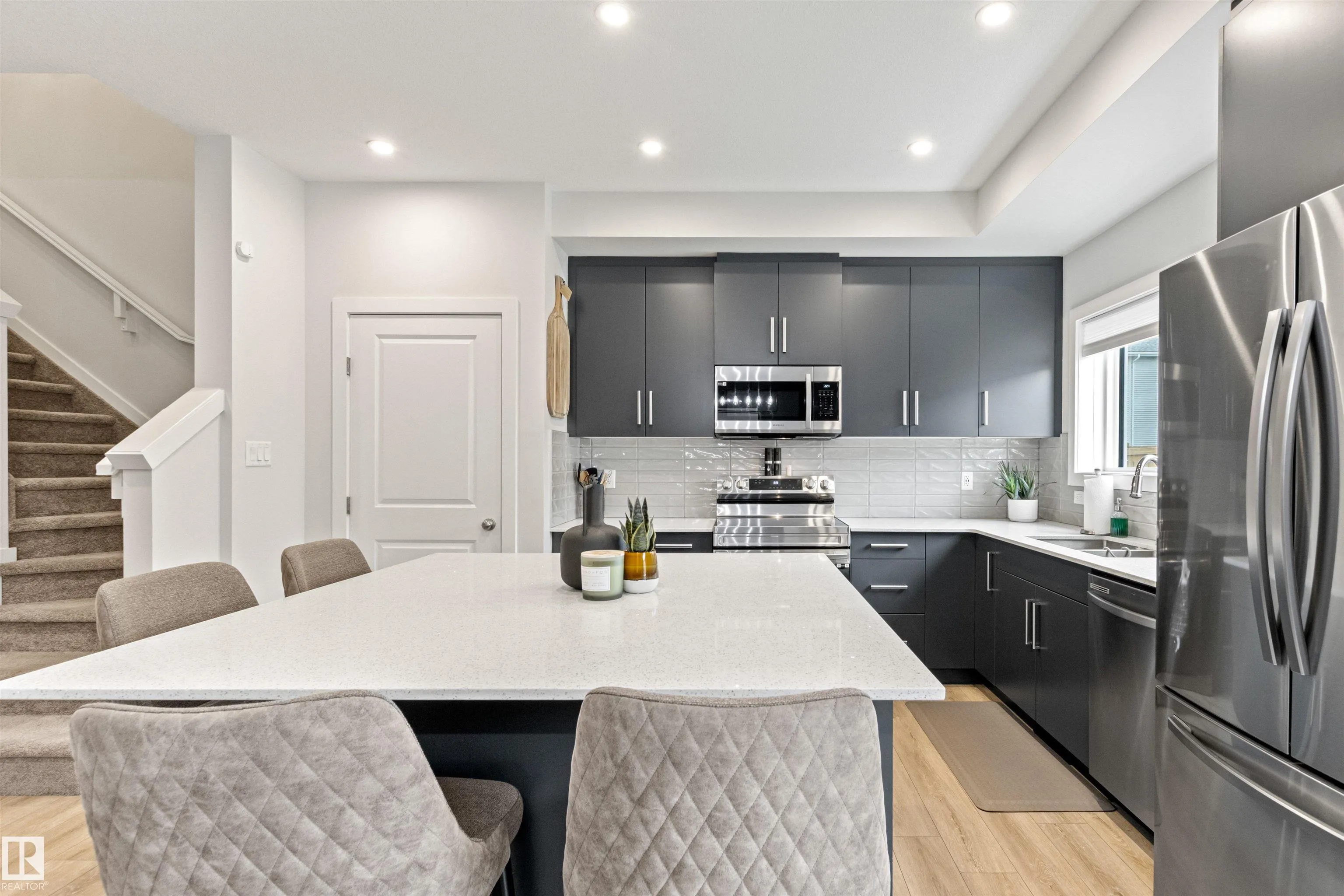 446 ROBERTS Crescent