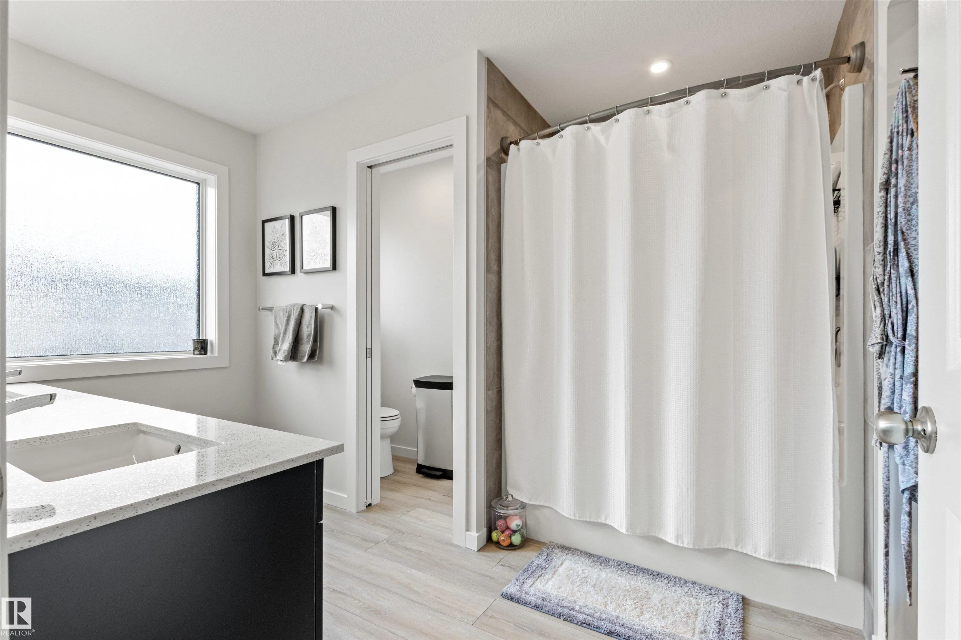 446 ROBERTS Crescent