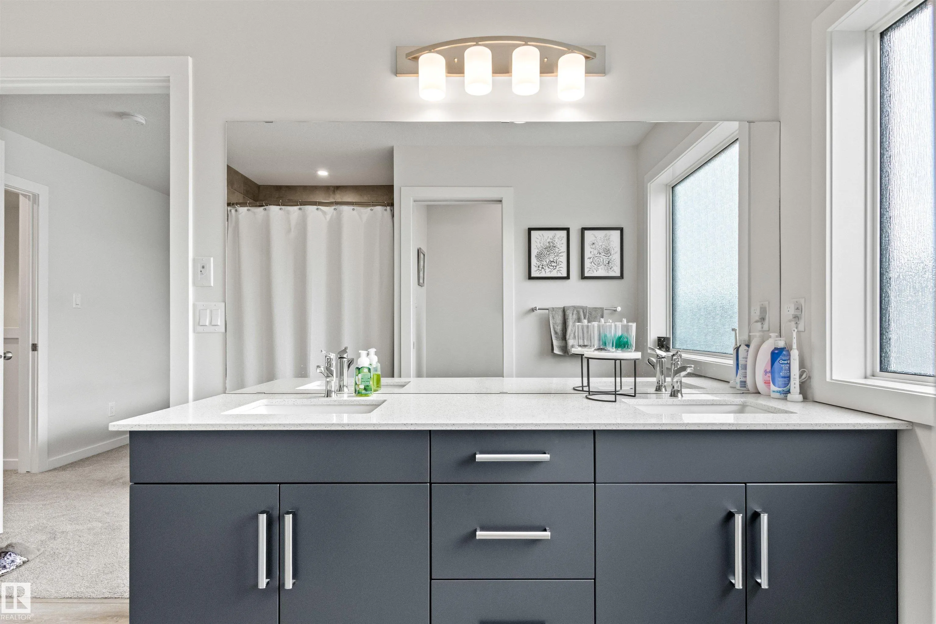 446 ROBERTS Crescent