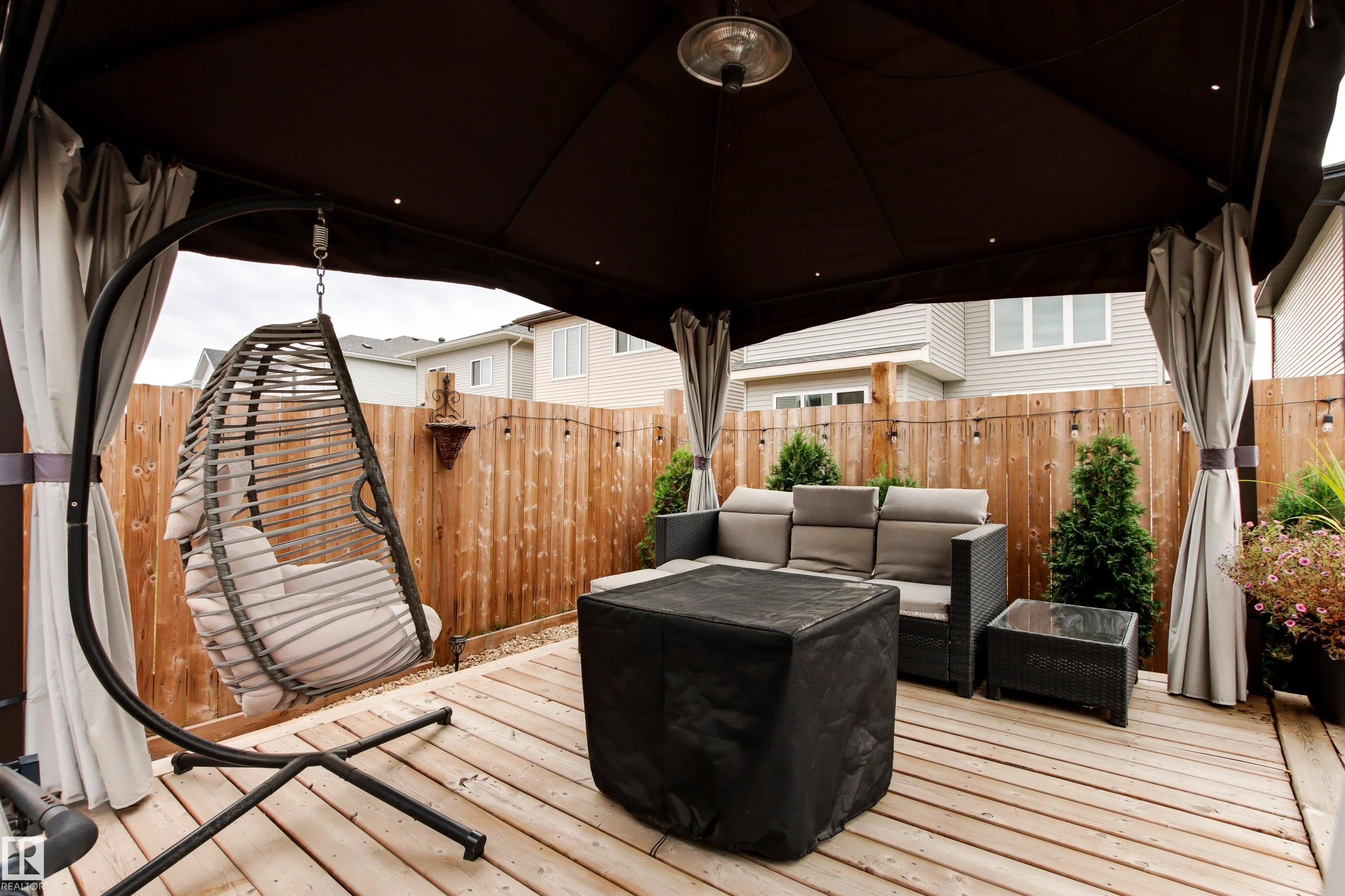 446 ROBERTS Crescent