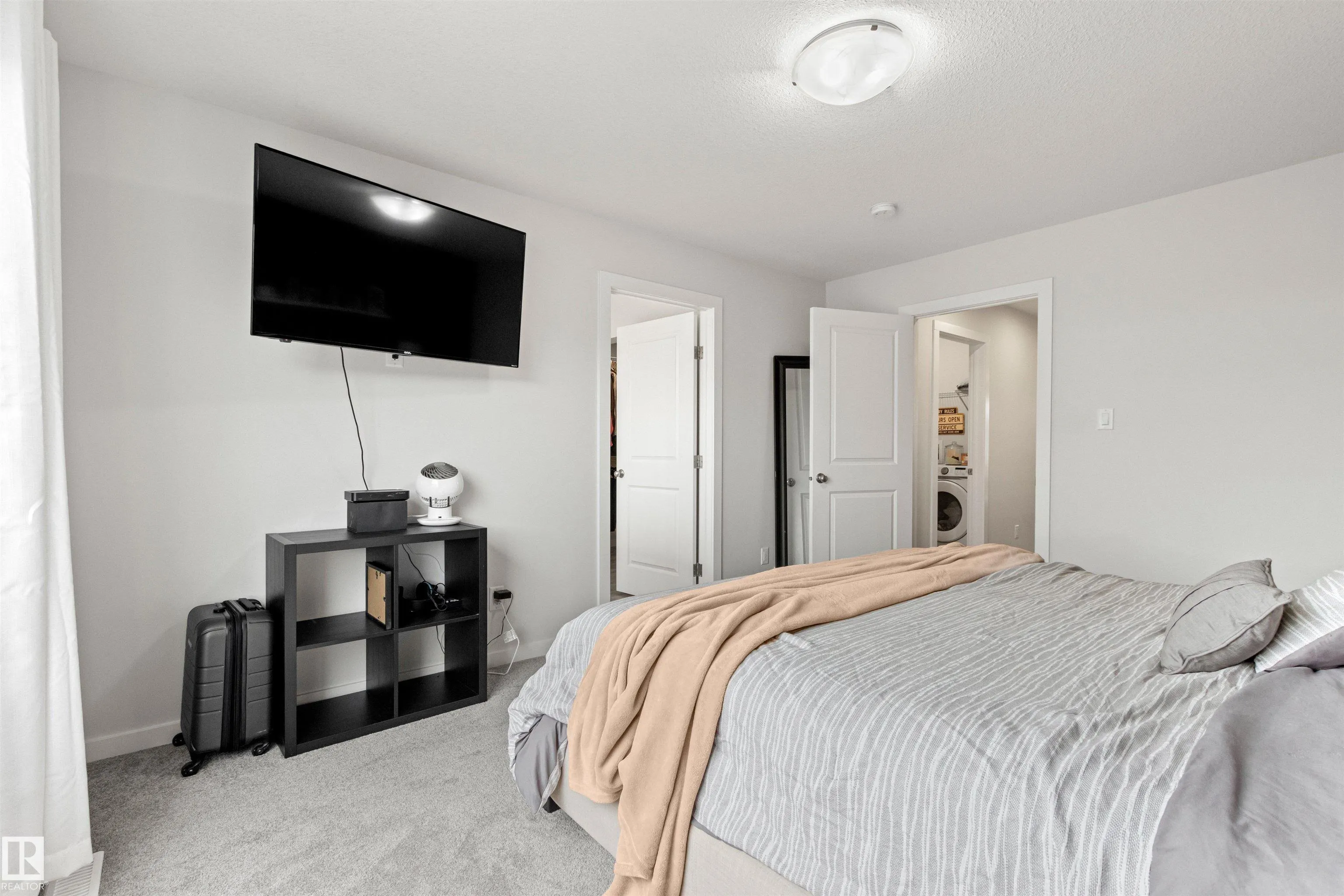 446 ROBERTS Crescent