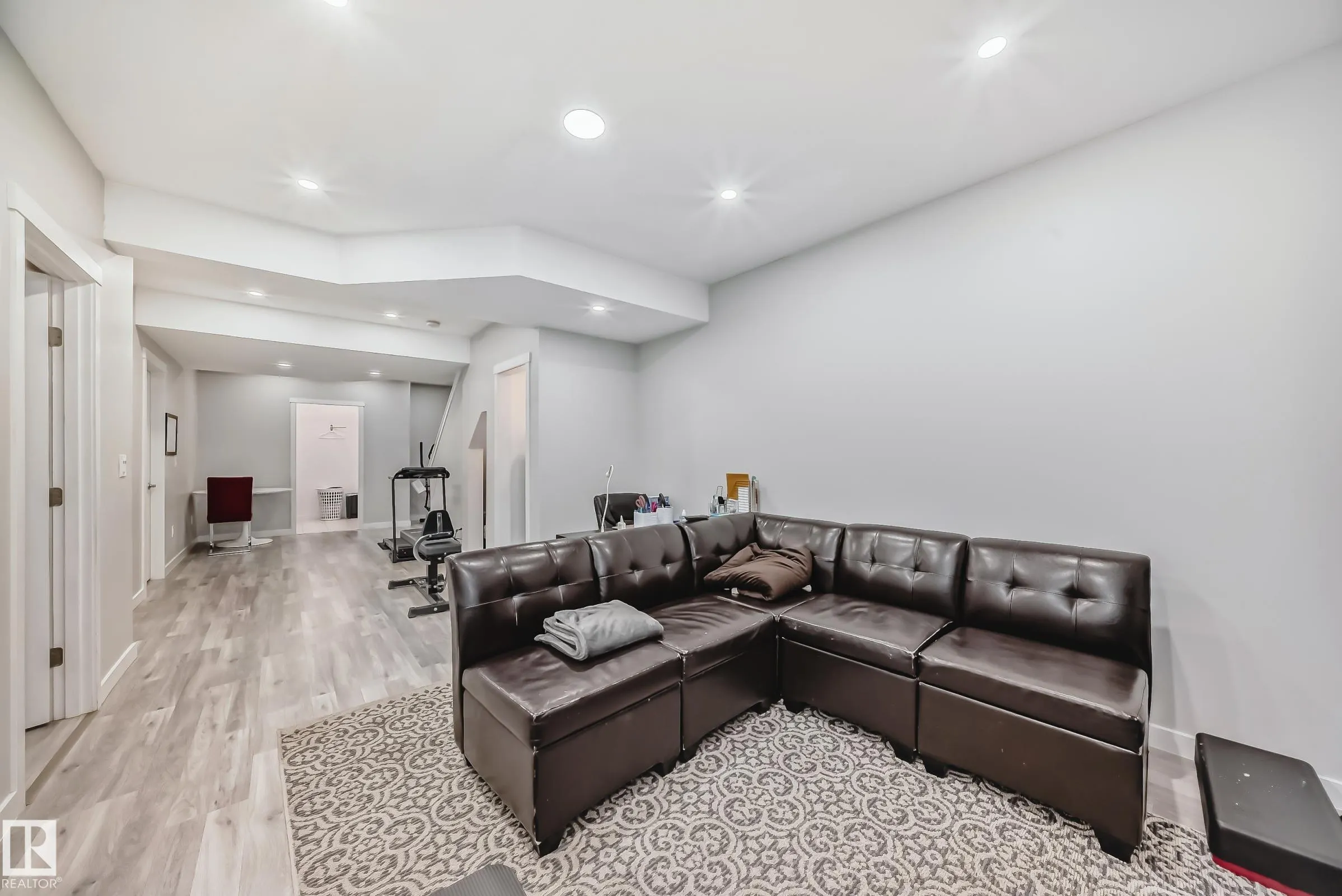 17112 64 Street