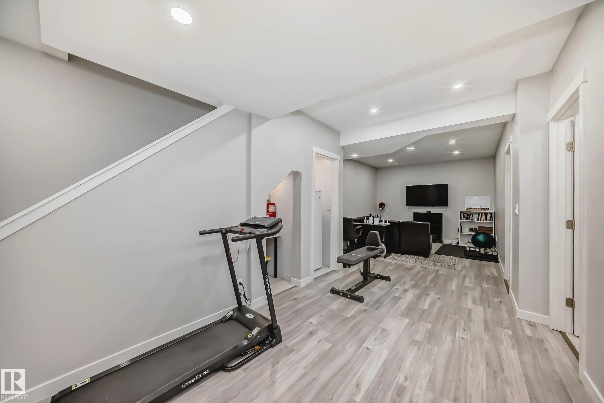 17112 64 Street