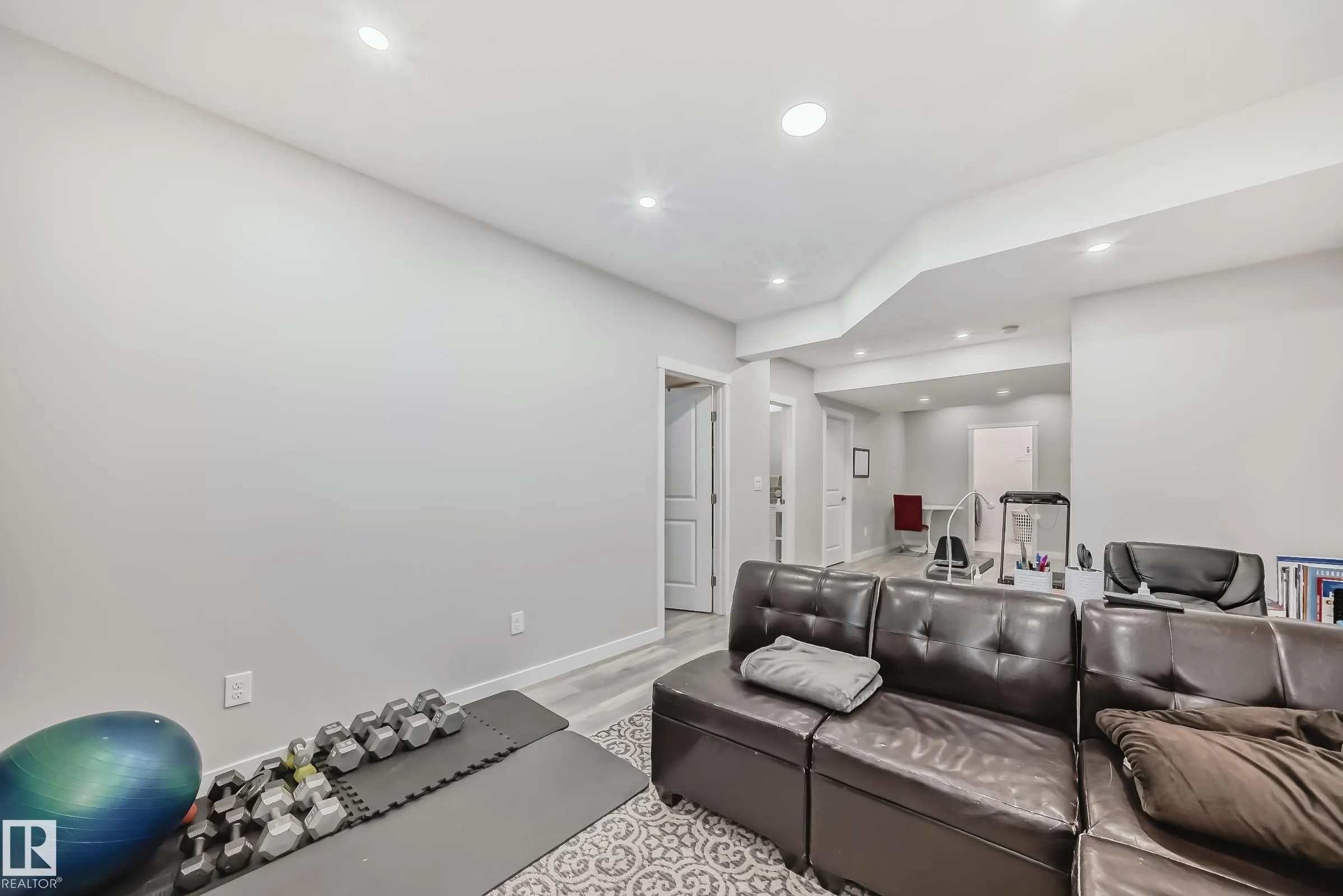 17112 64 Street