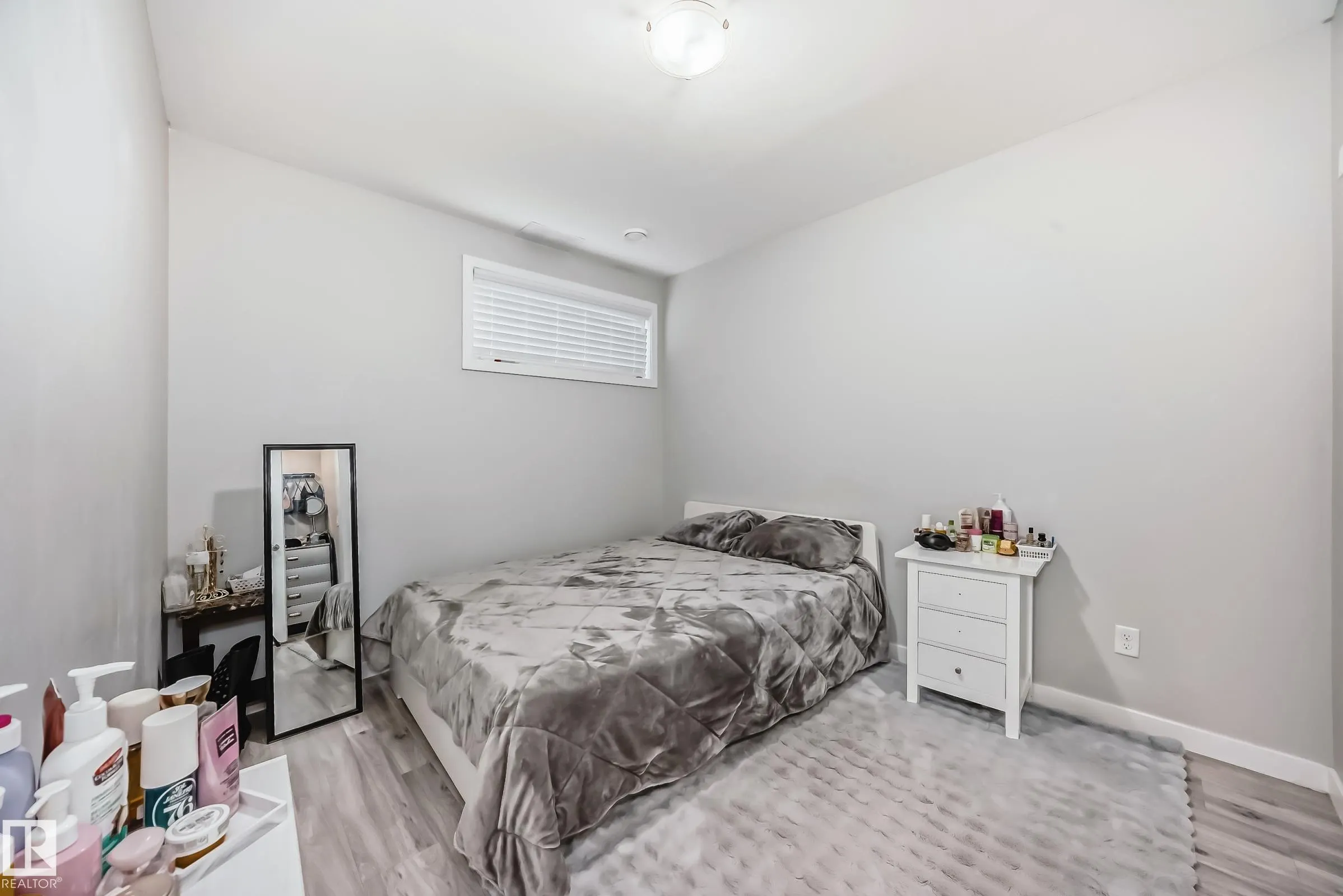 17112 64 Street