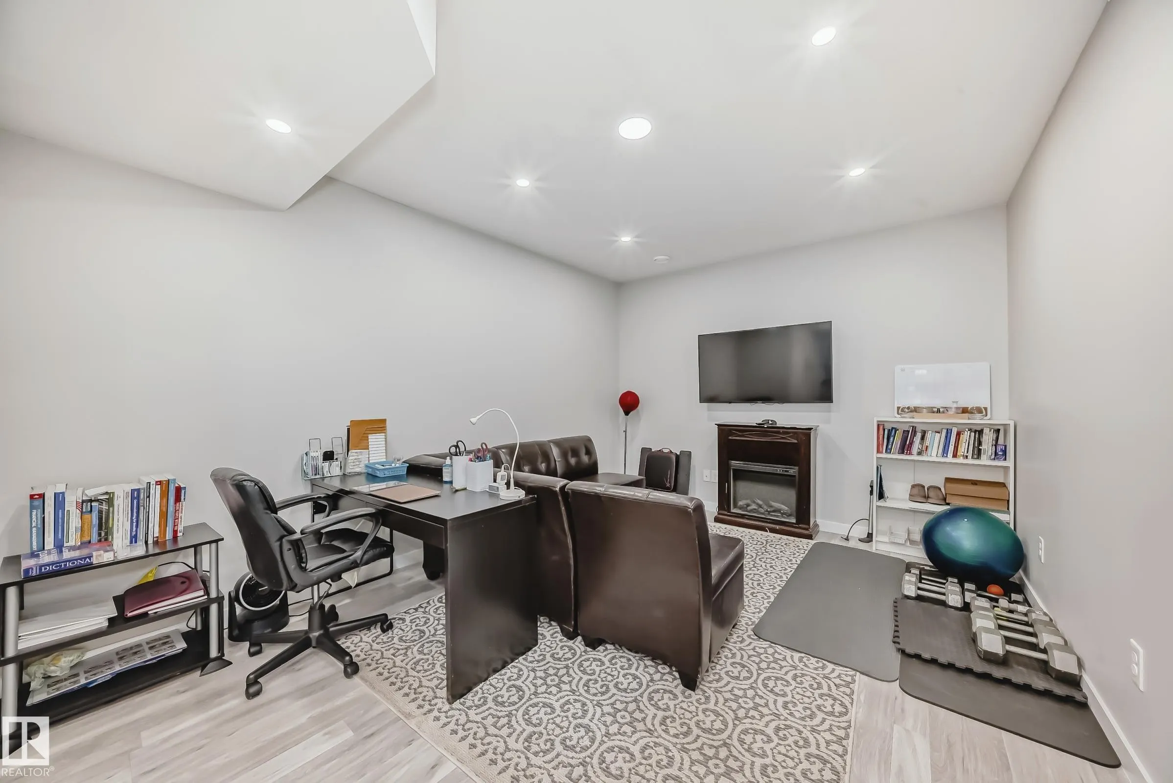 17112 64 Street
