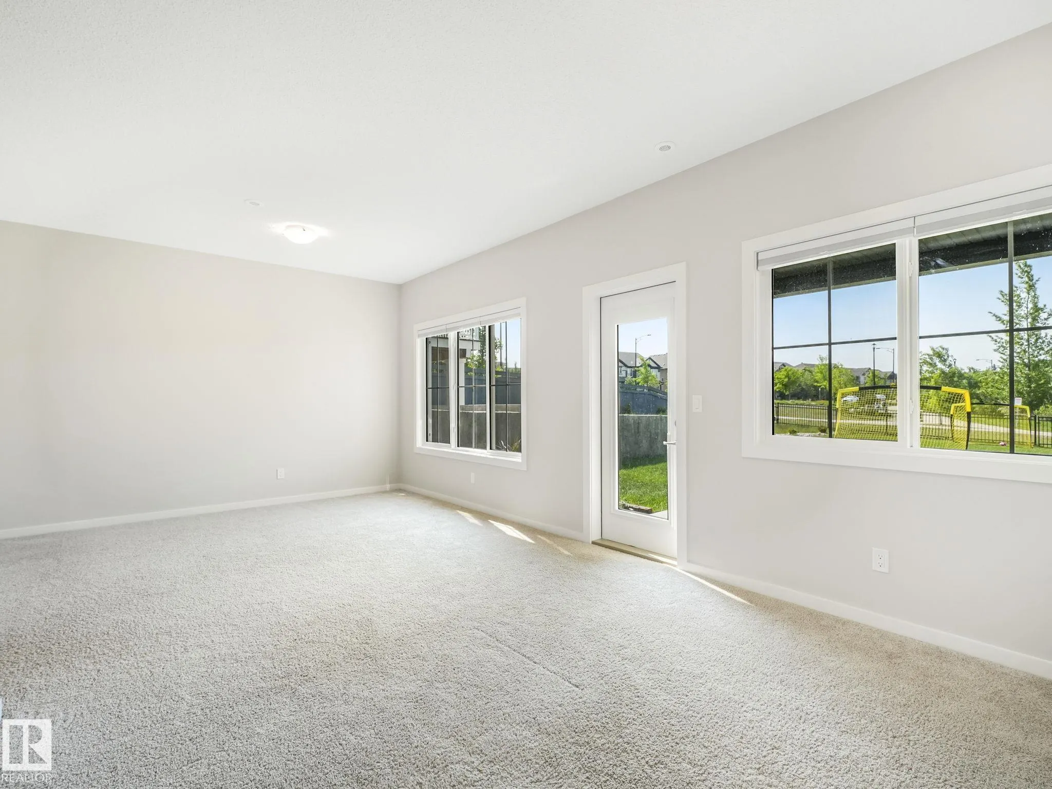 1407 DARBY GREEN Green