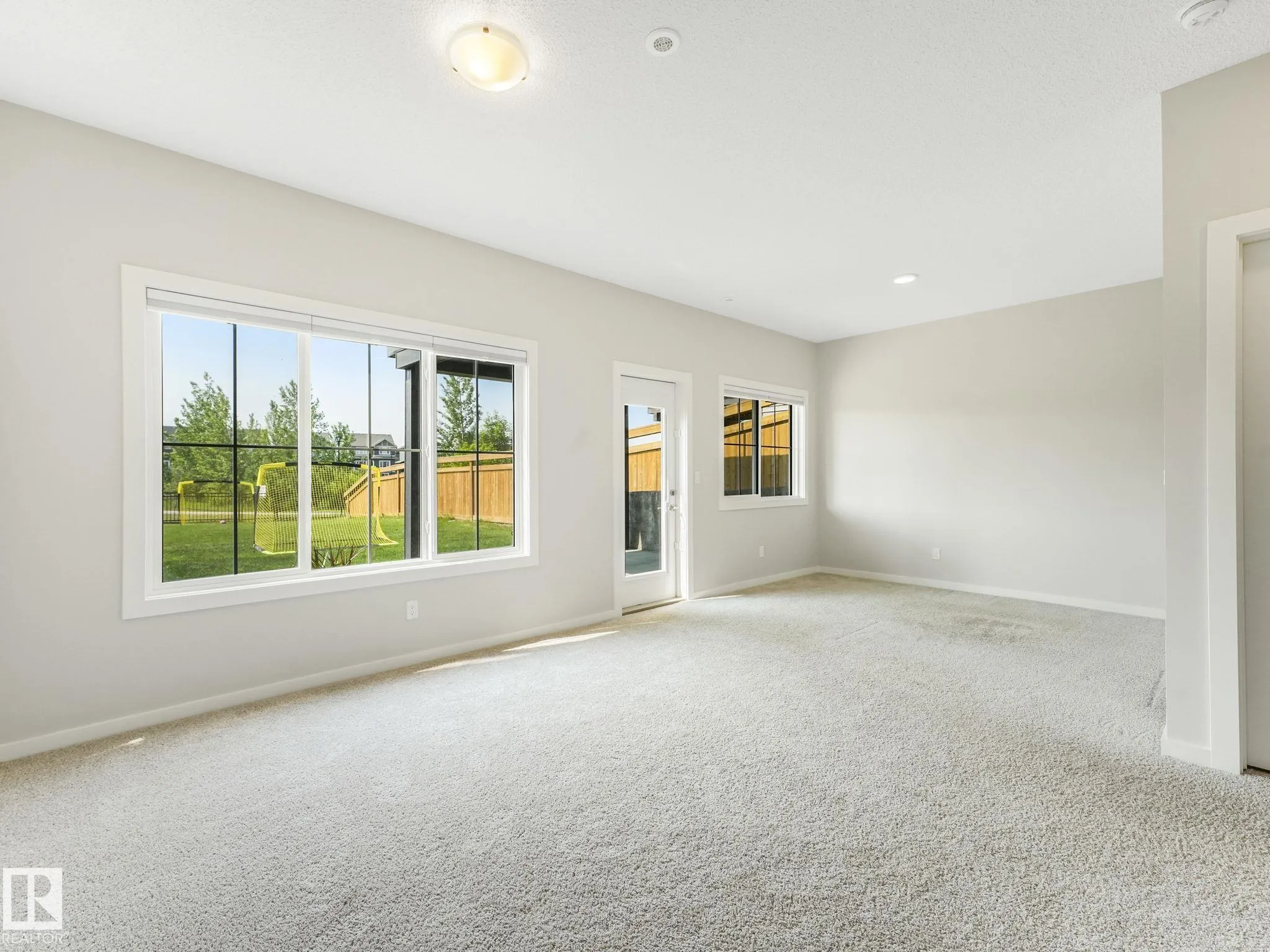 1407 DARBY GREEN Green