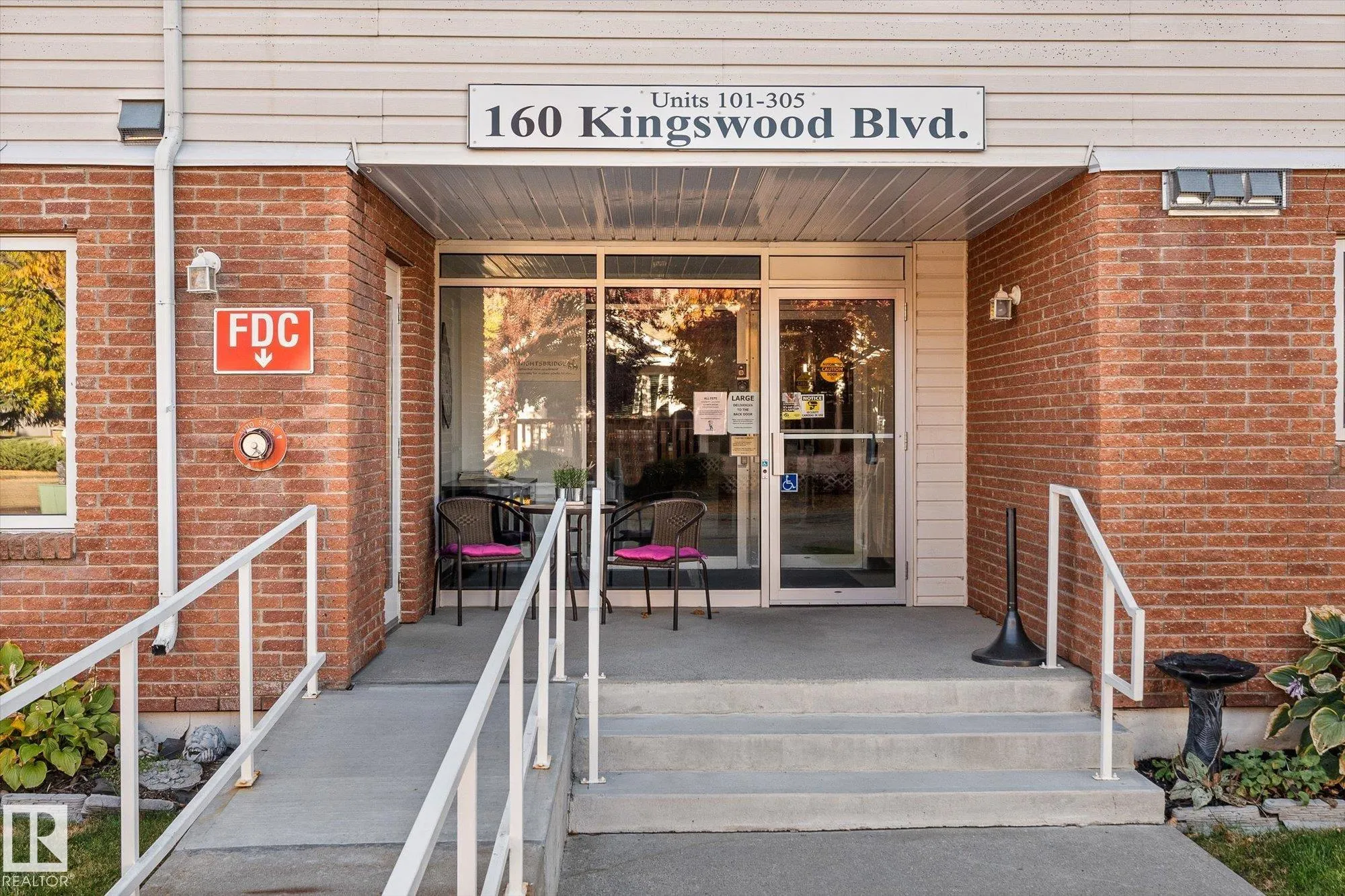 160 KINGSWOOD Boulevard