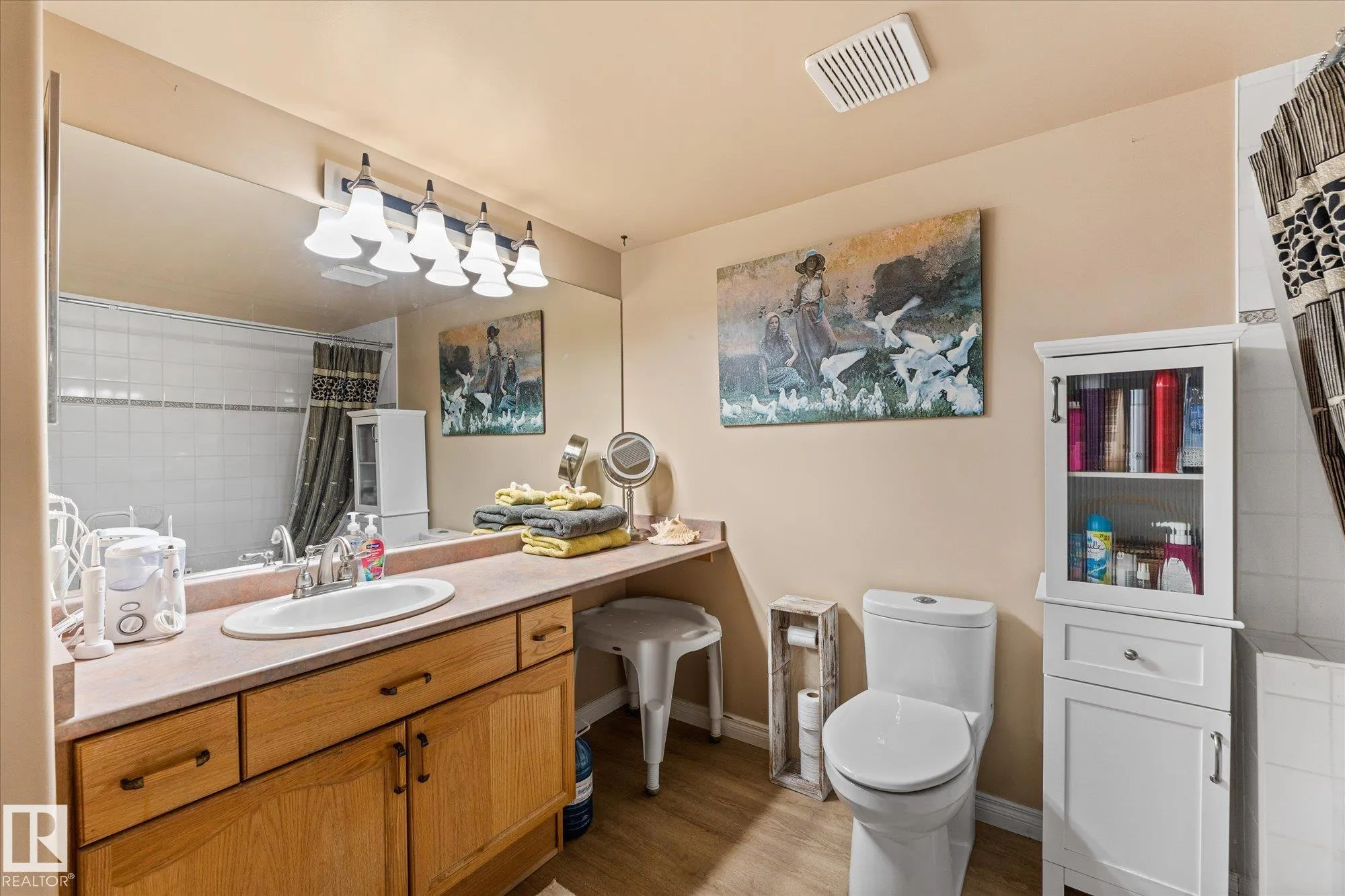 160 KINGSWOOD Boulevard