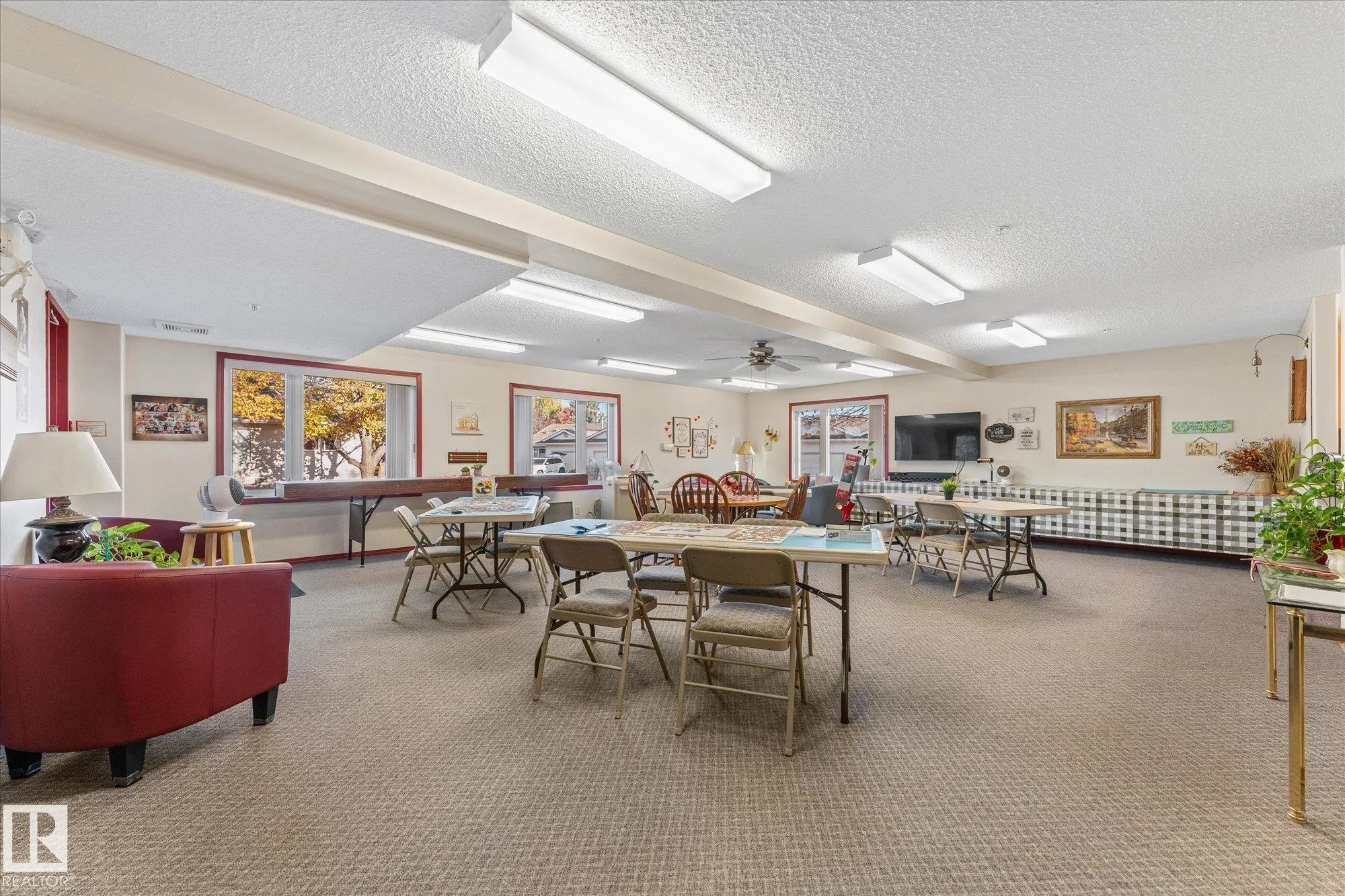 160 KINGSWOOD Boulevard