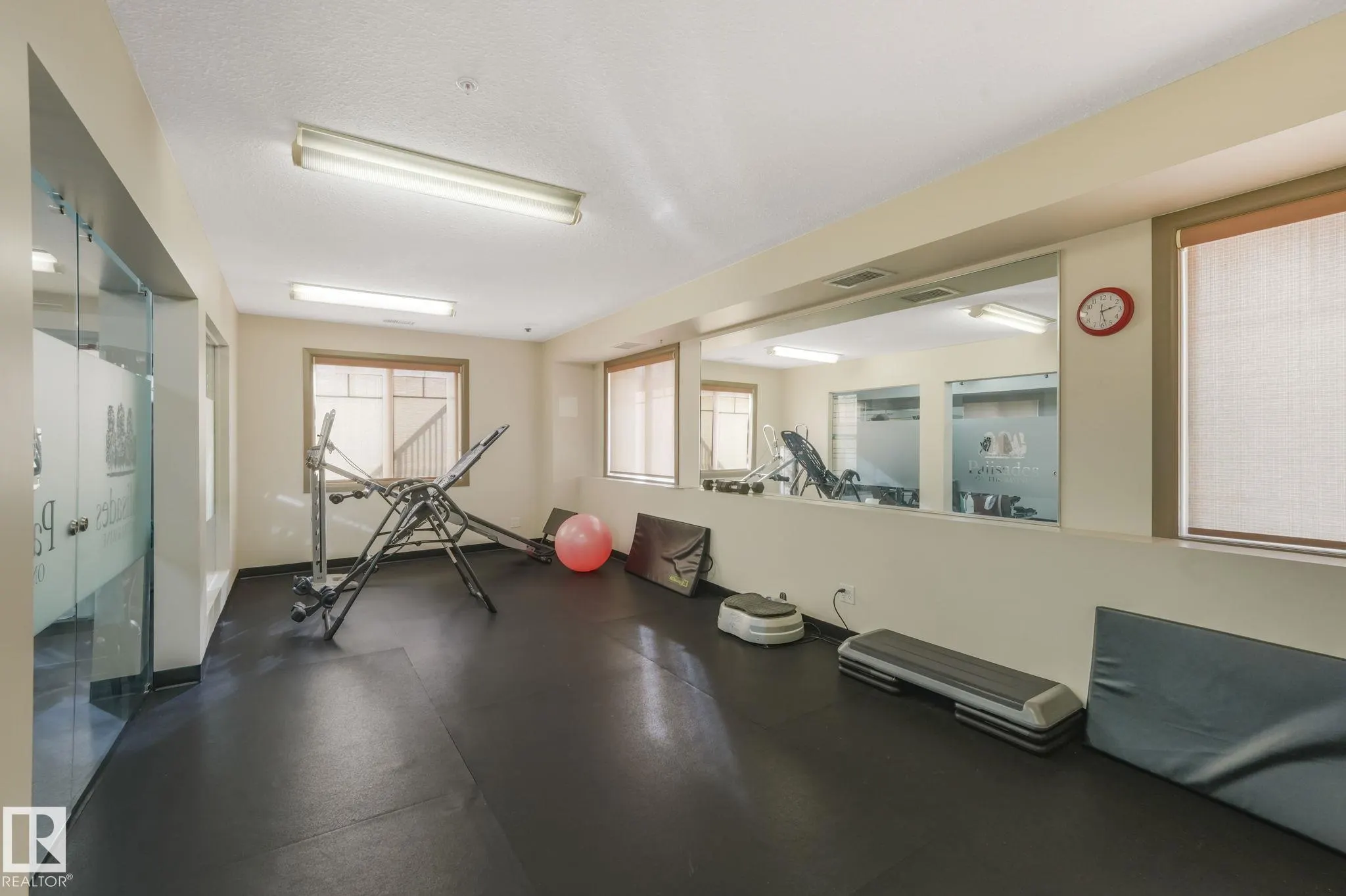 500 PALISADES Way