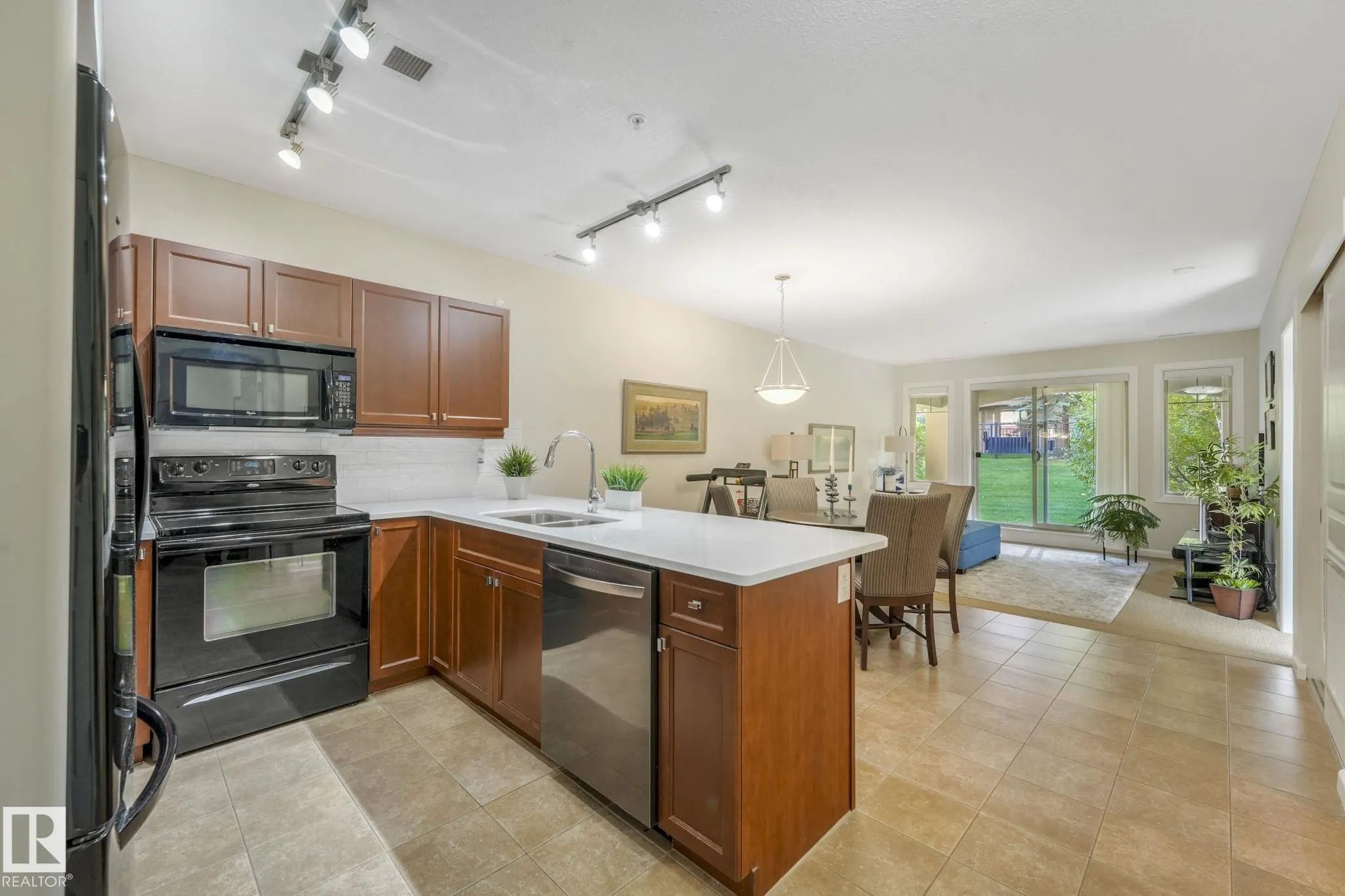 500 PALISADES Way