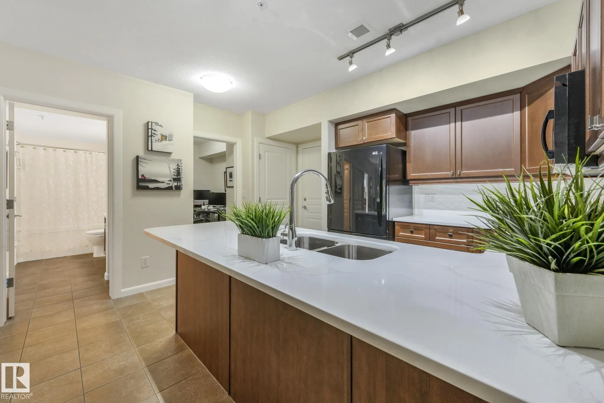500 PALISADES Way