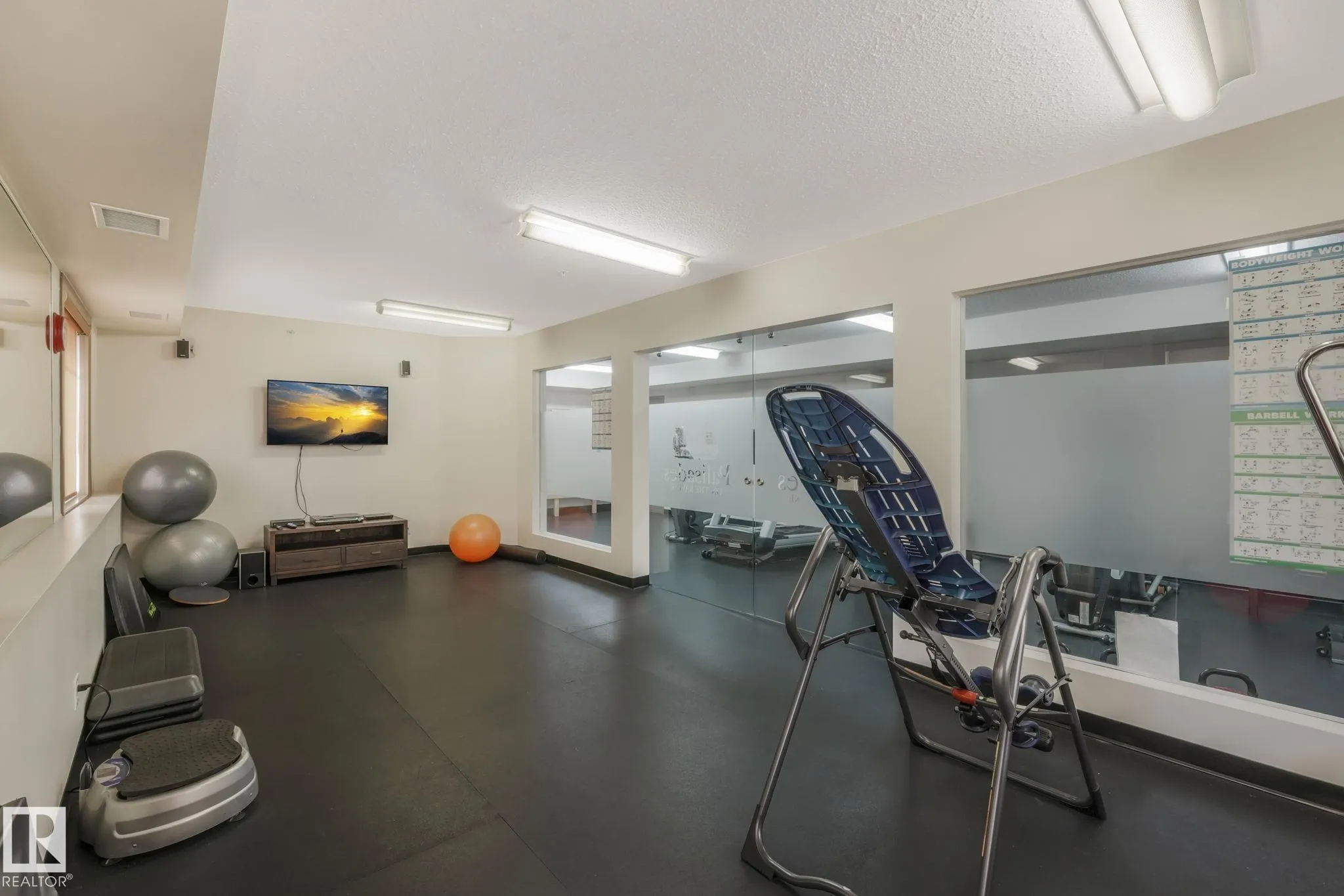 500 PALISADES Way