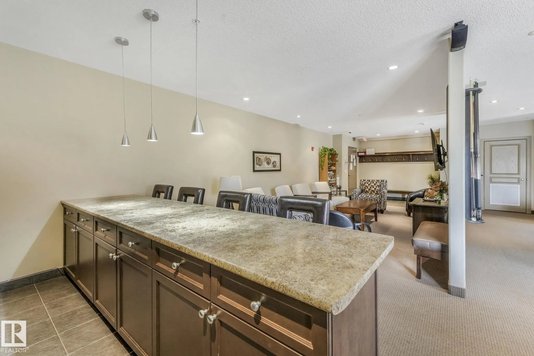 500 PALISADES Way