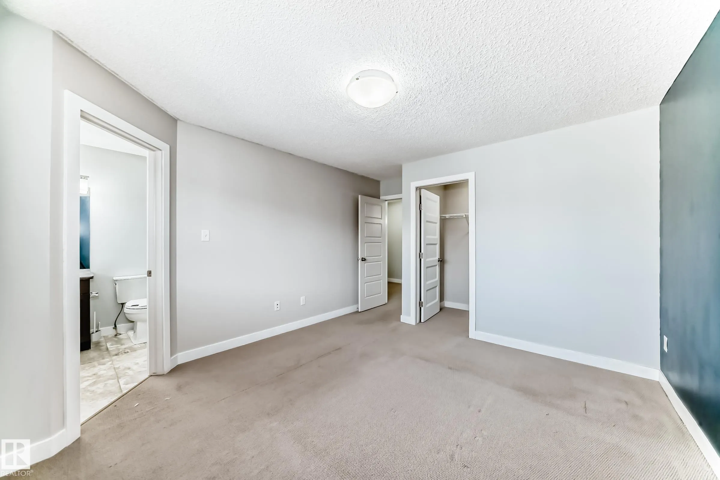 1611 52 Street