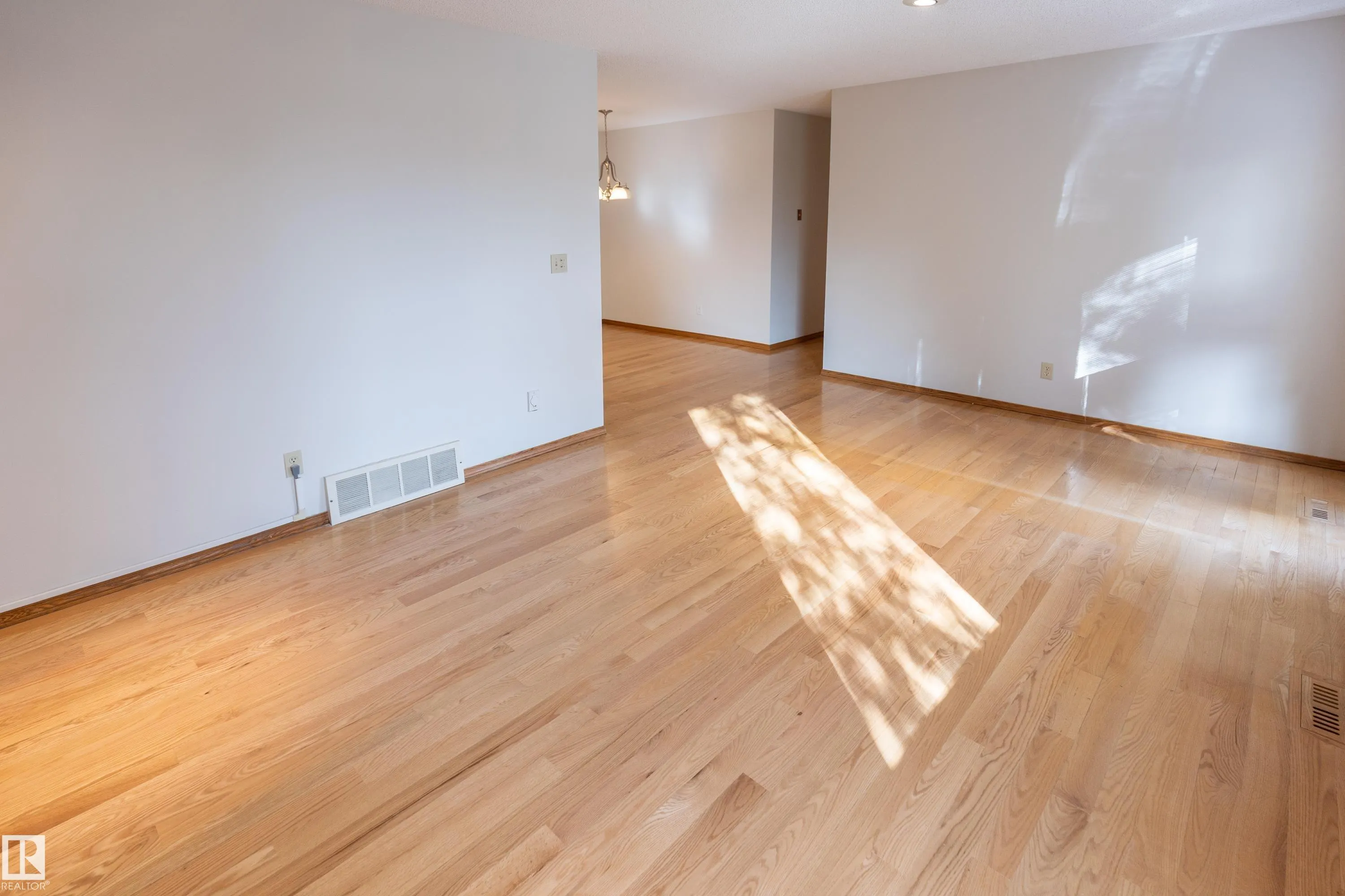 50 Hillside Crescent