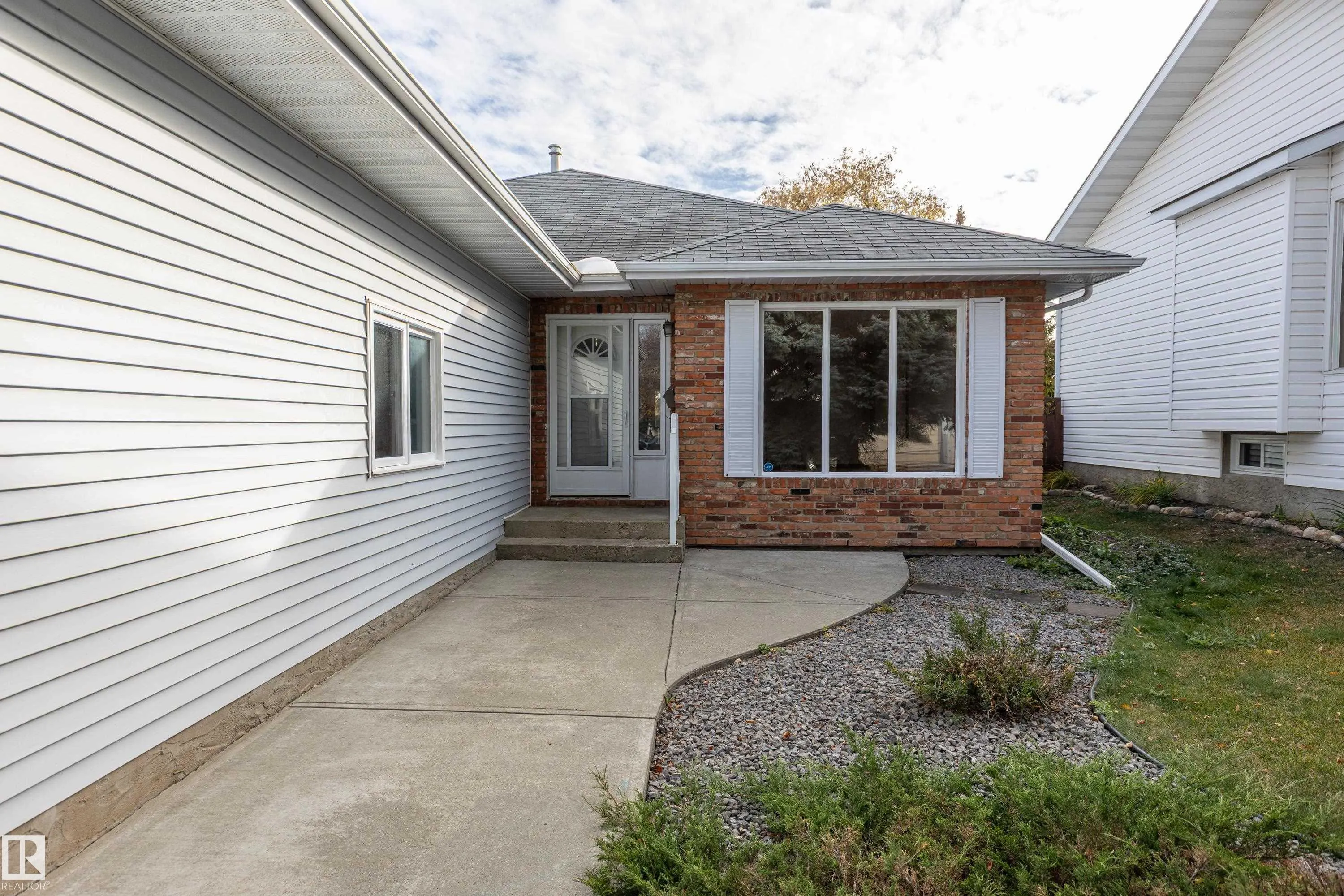 50 Hillside Crescent