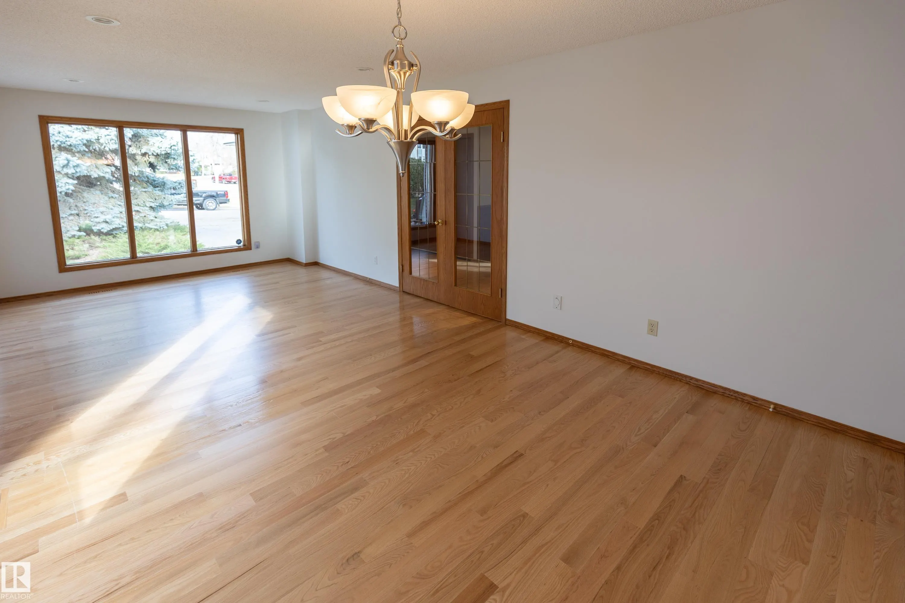 50 Hillside Crescent