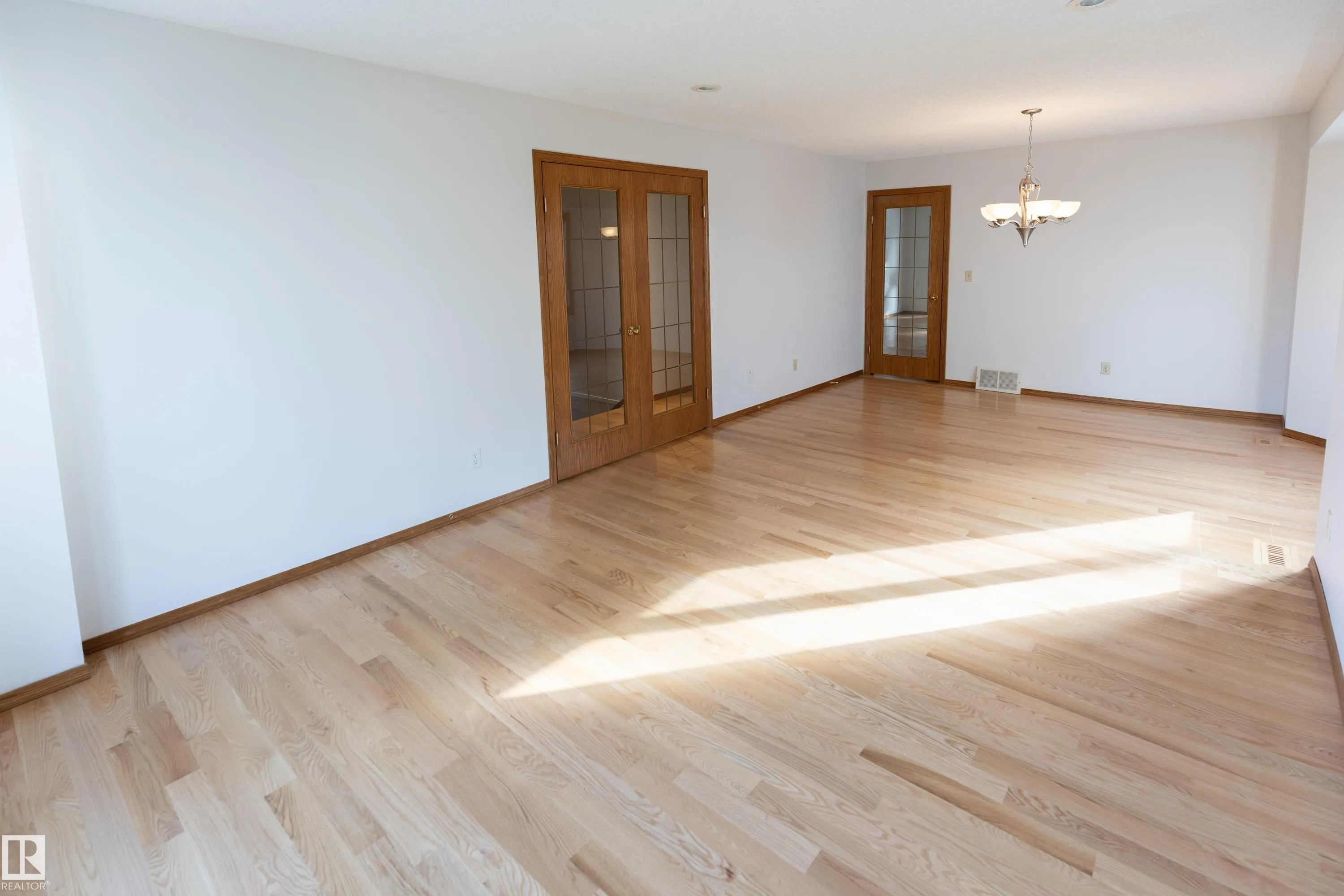 50 Hillside Crescent