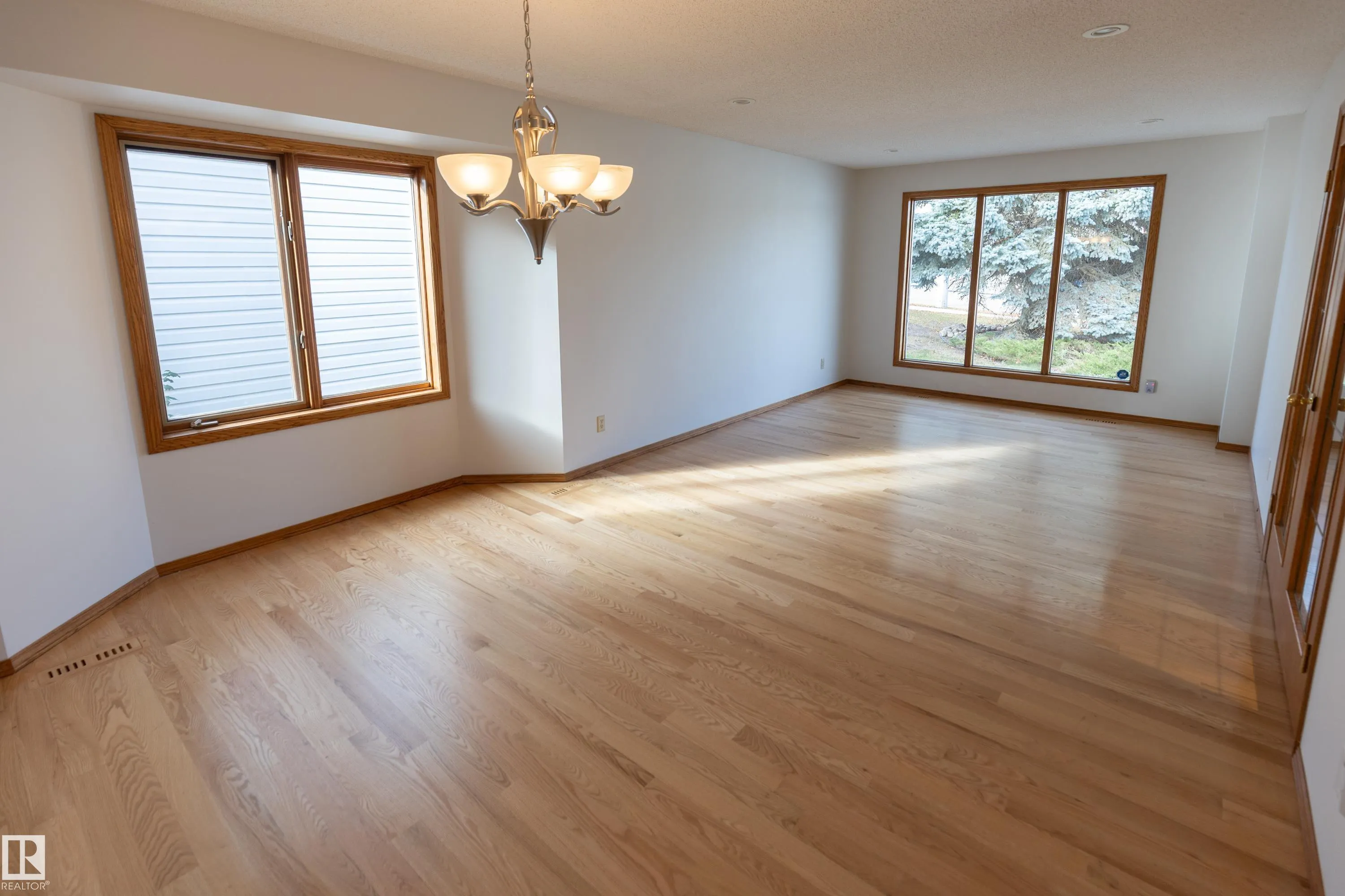 50 Hillside Crescent