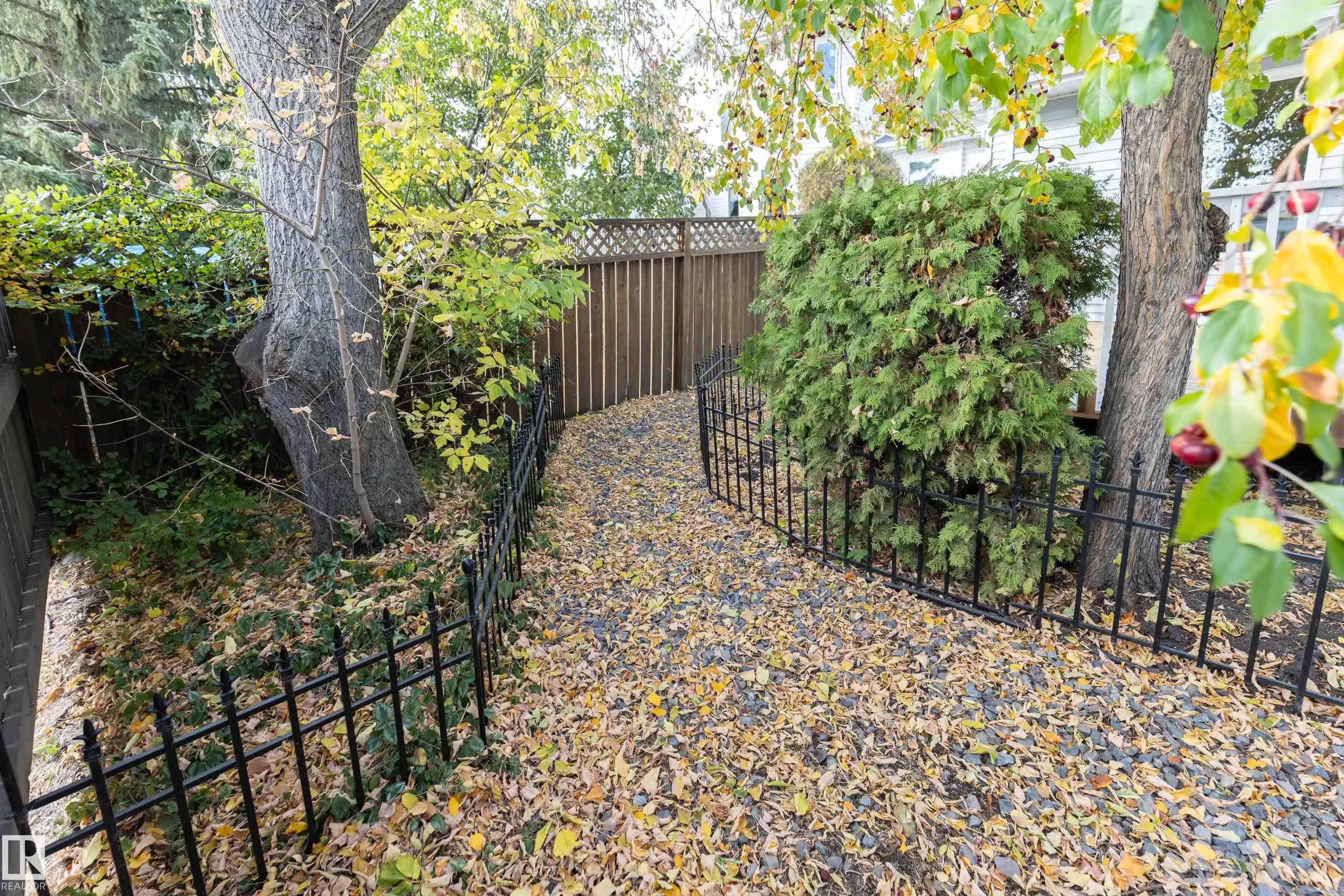 50 Hillside Crescent