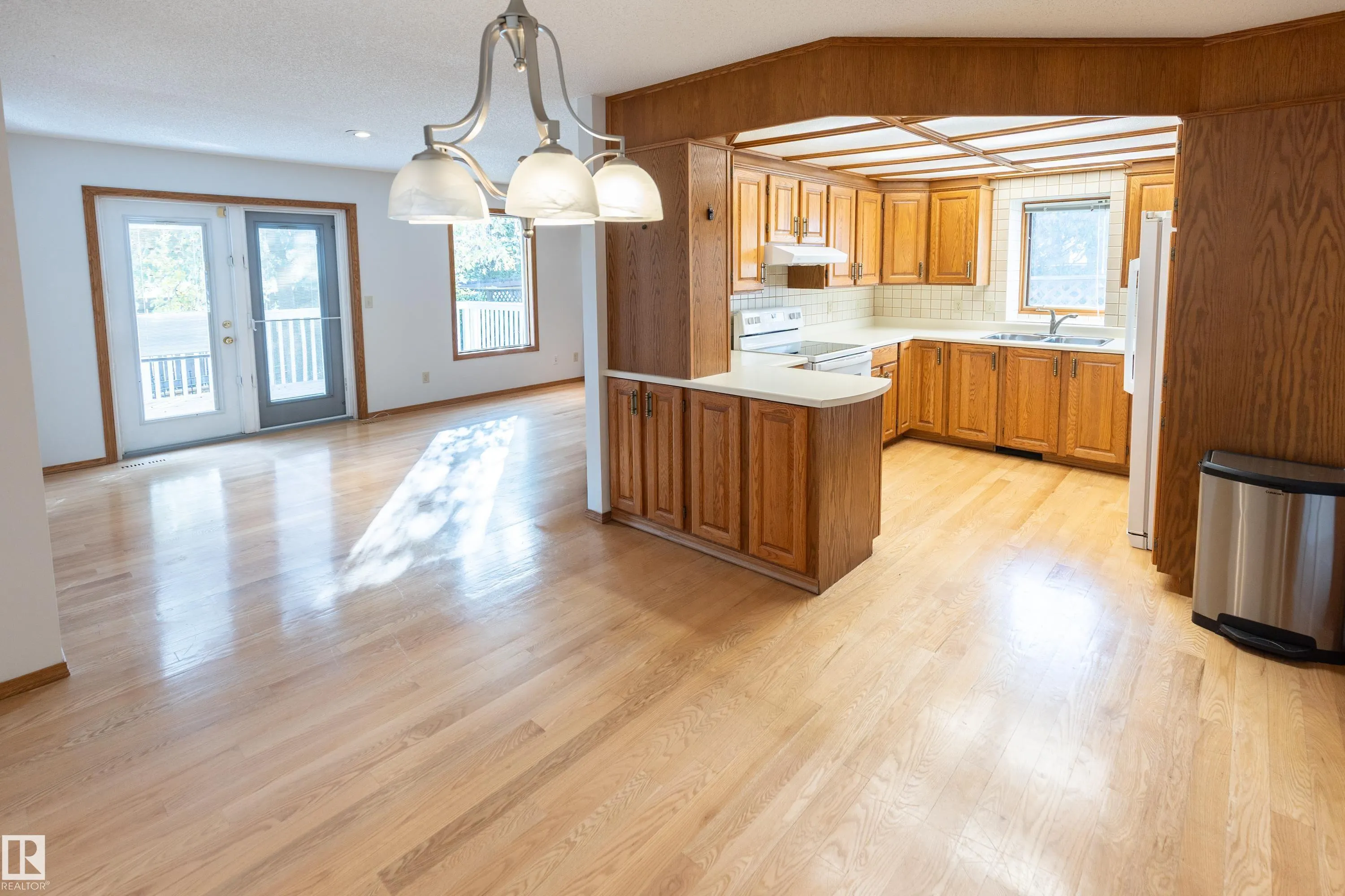 50 Hillside Crescent