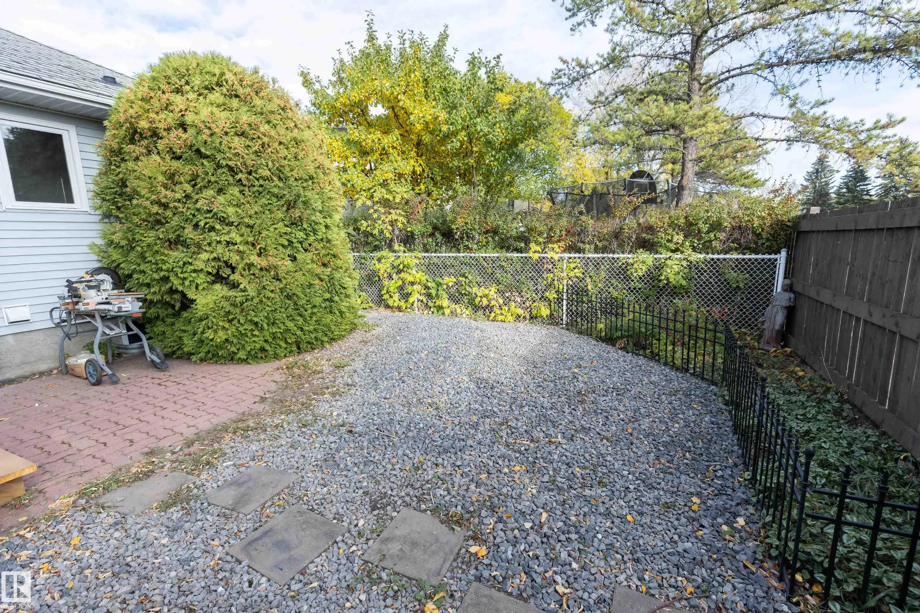 50 Hillside Crescent