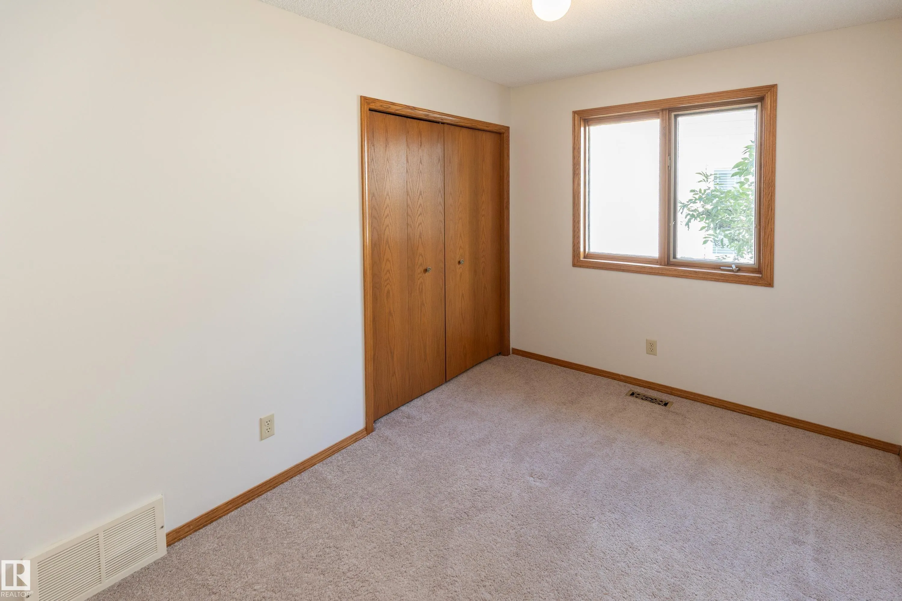 50 Hillside Crescent