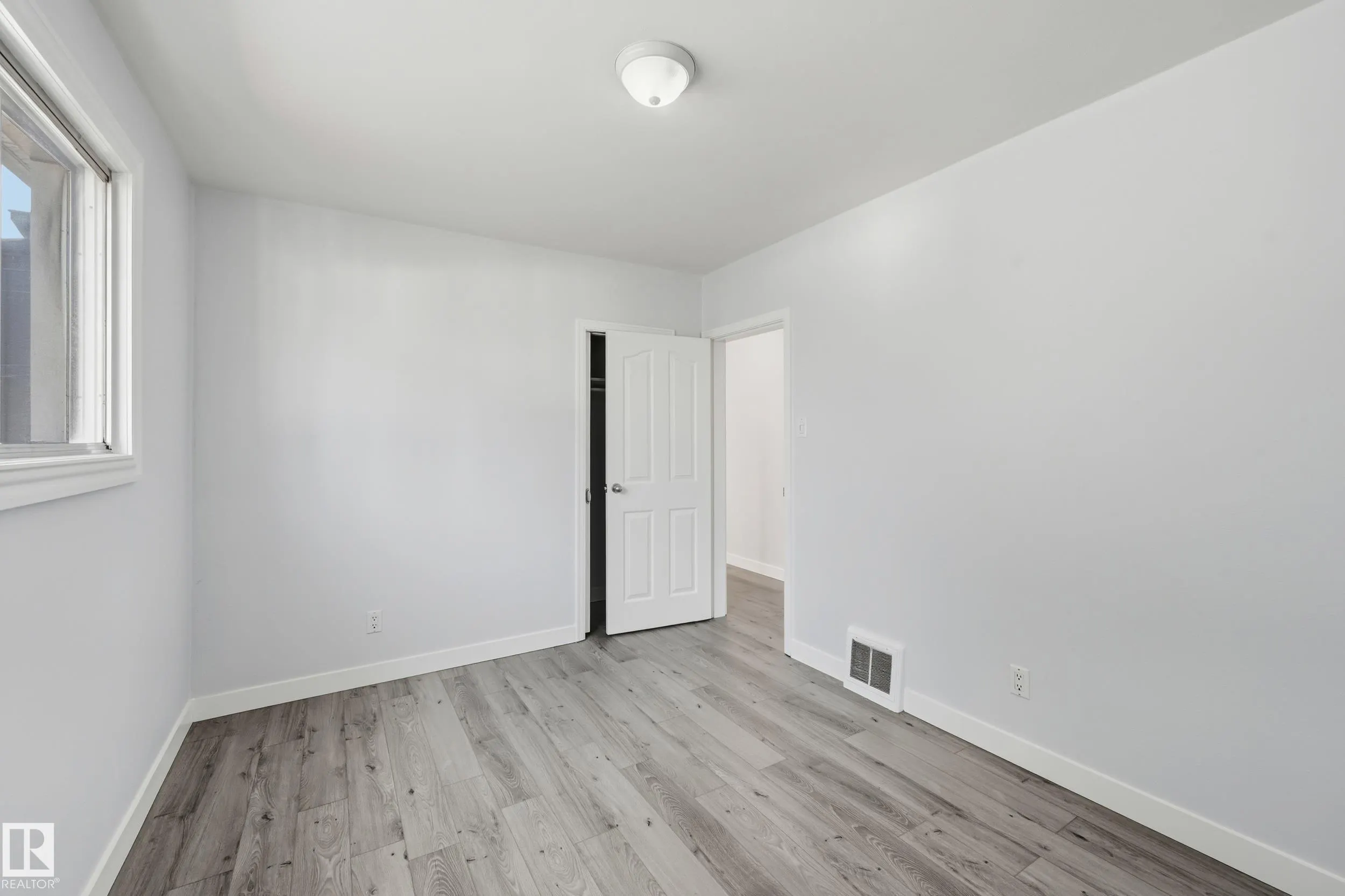 8815 76 Street