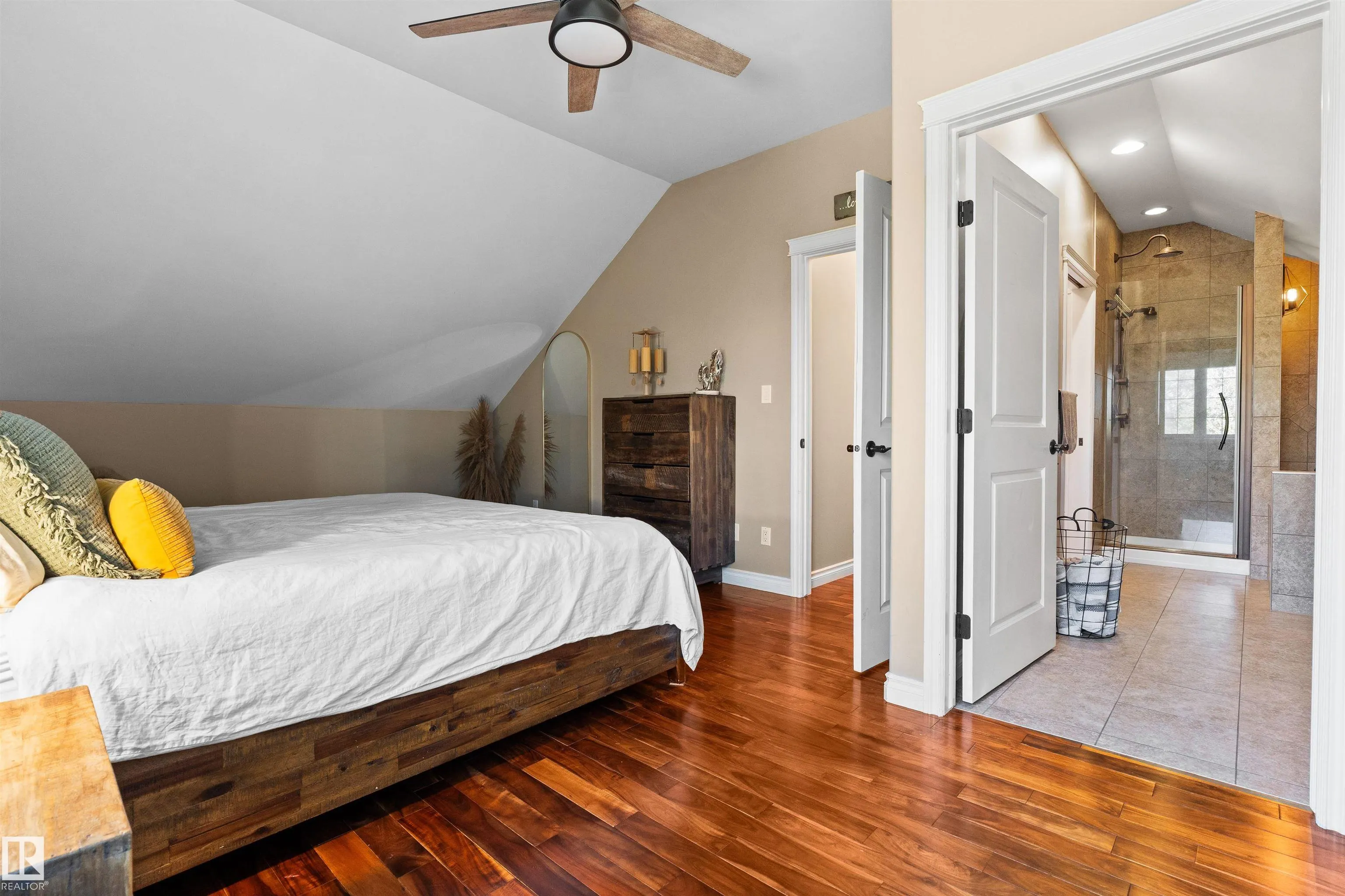 634 Lakeside Point(e)