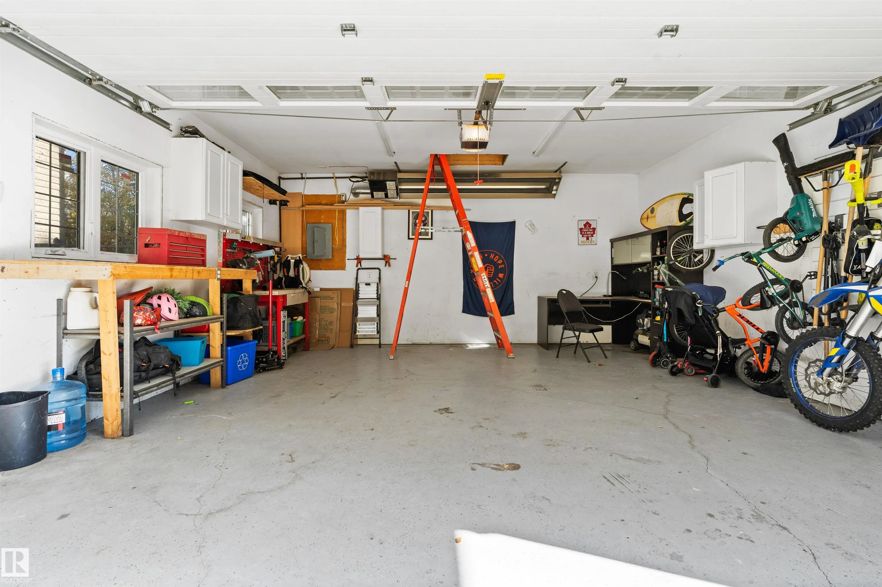 634 Lakeside Point(e)