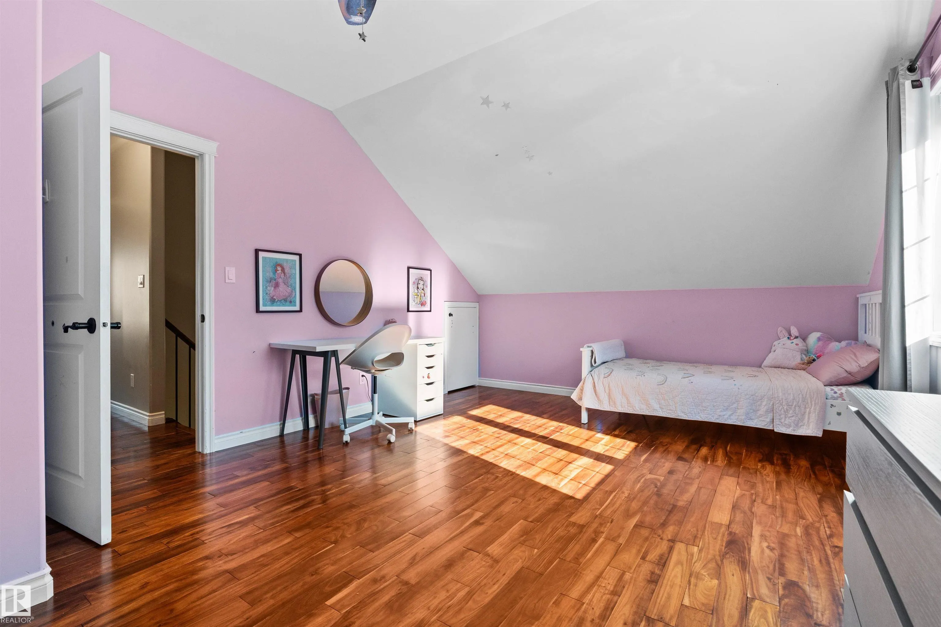 634 Lakeside Point(e)