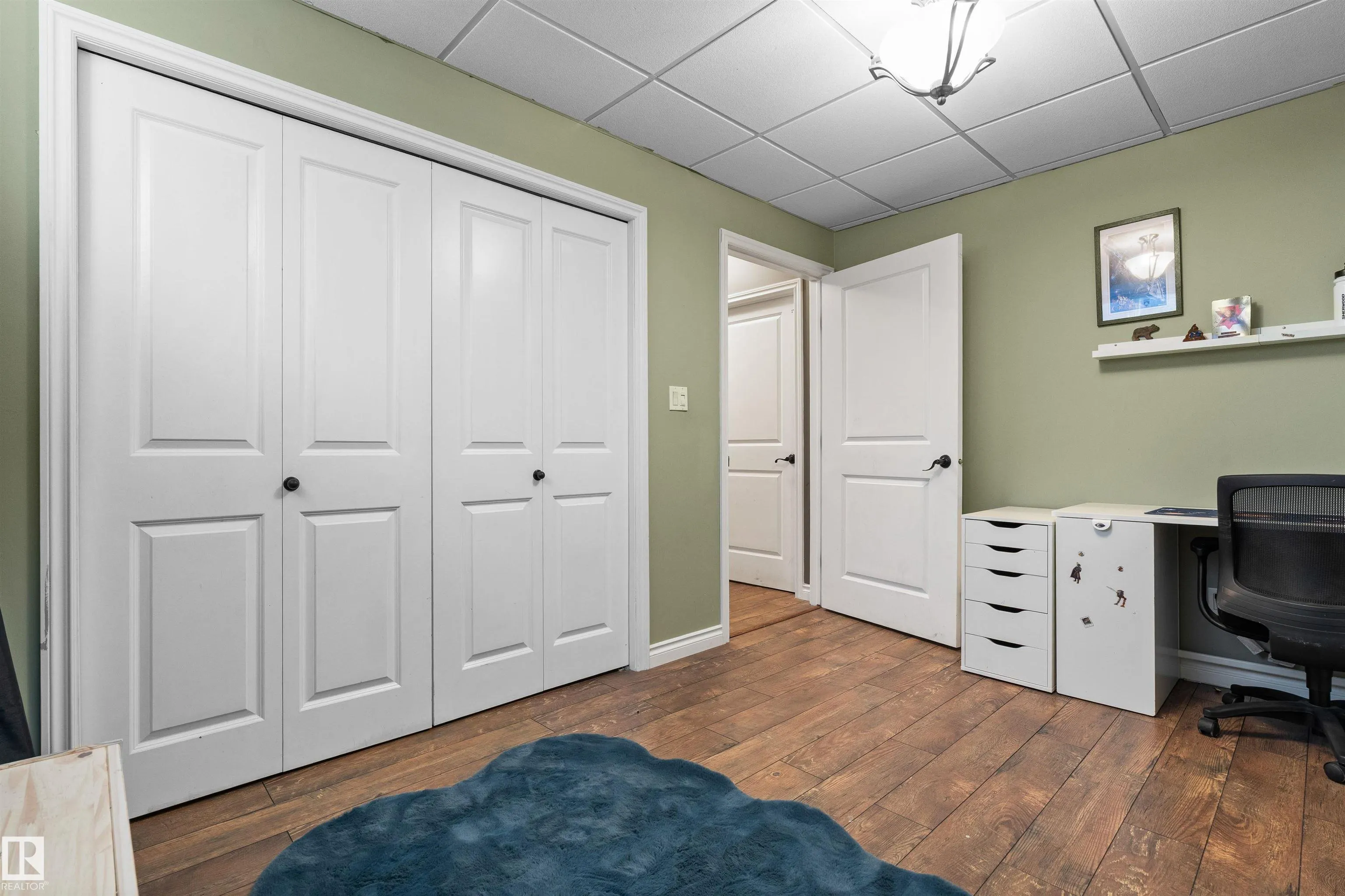 634 Lakeside Point(e)